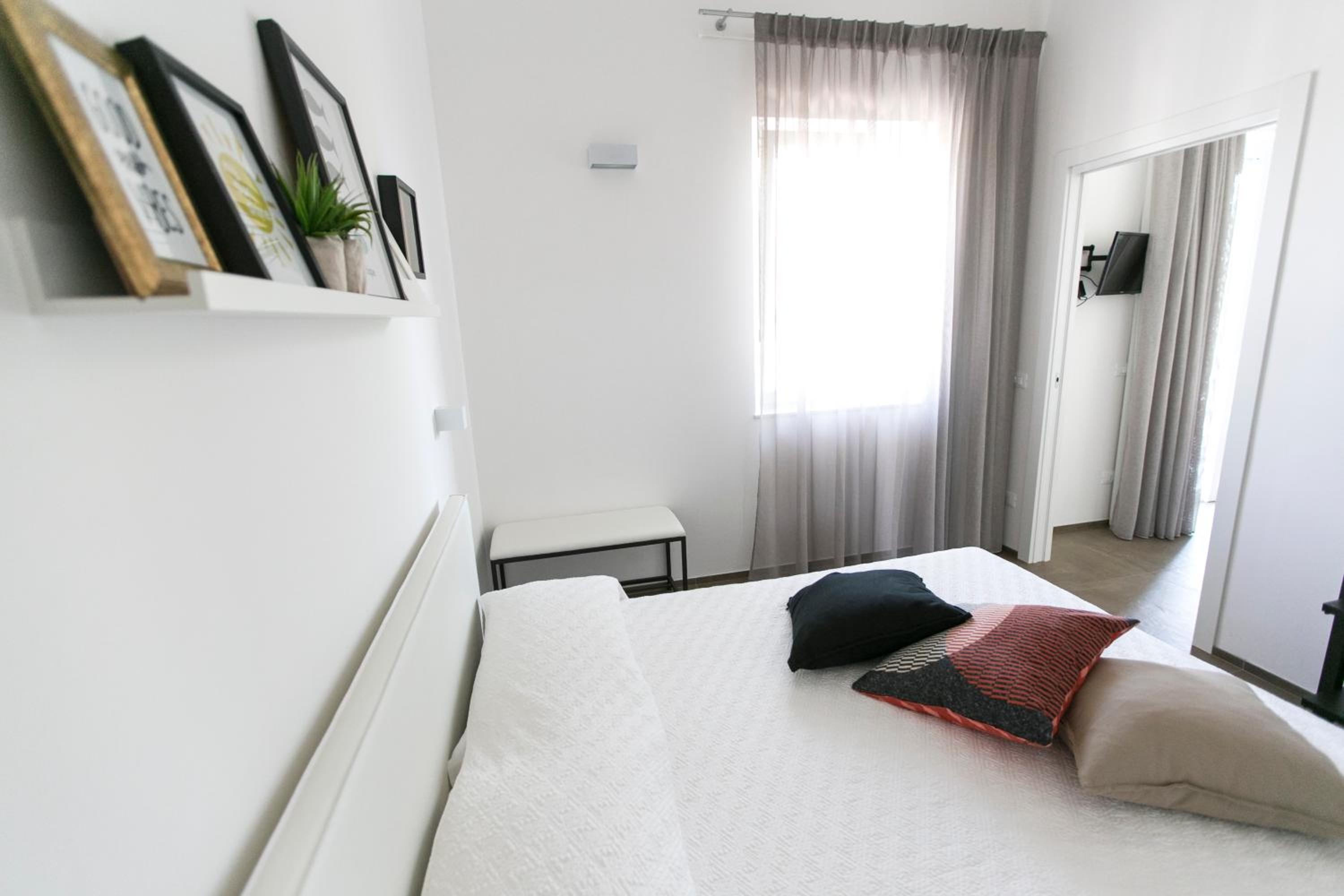 Via Del Faro Apartments view 4