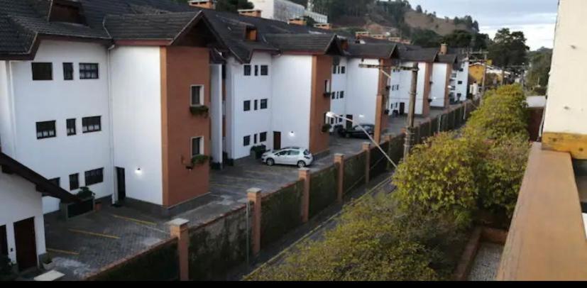 Hotel Condomínio Solar dos Pássaros - Capivari - Campos do Jordão 2022 - Image 1