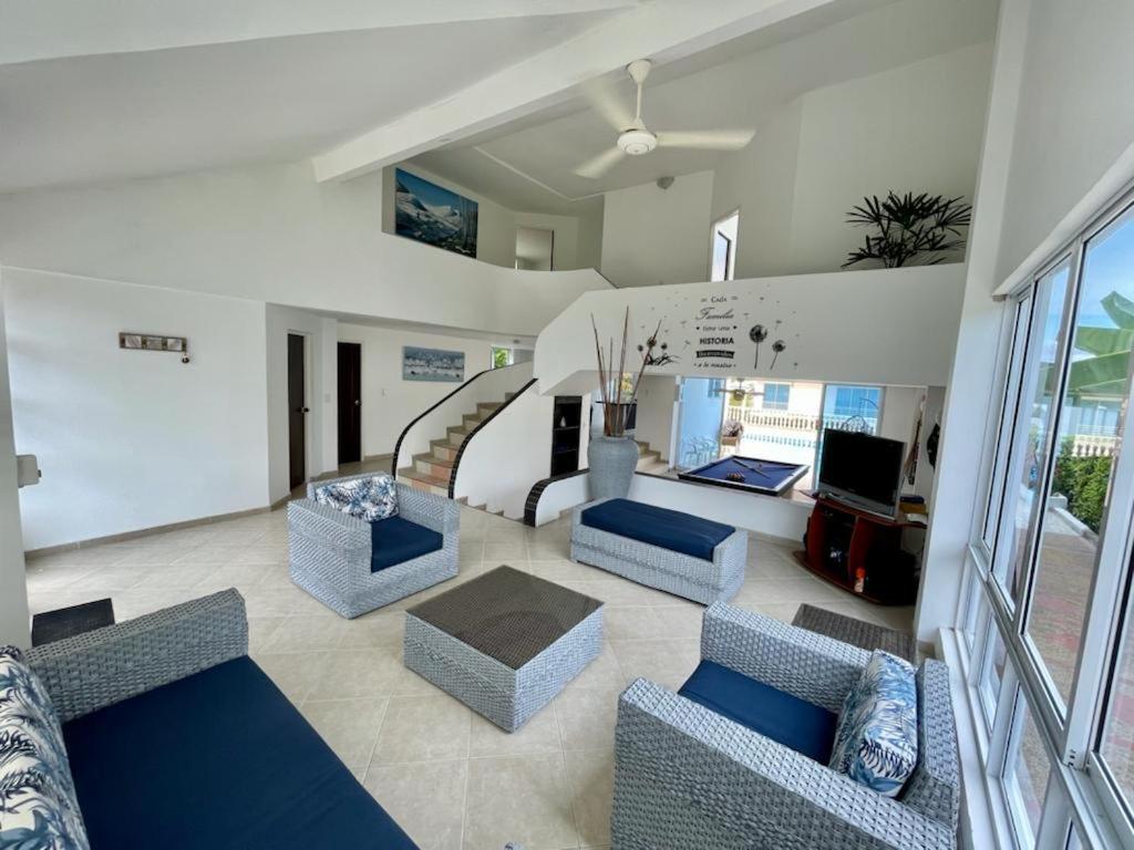 ESPECTACULAR Casa Quinta en Melgar