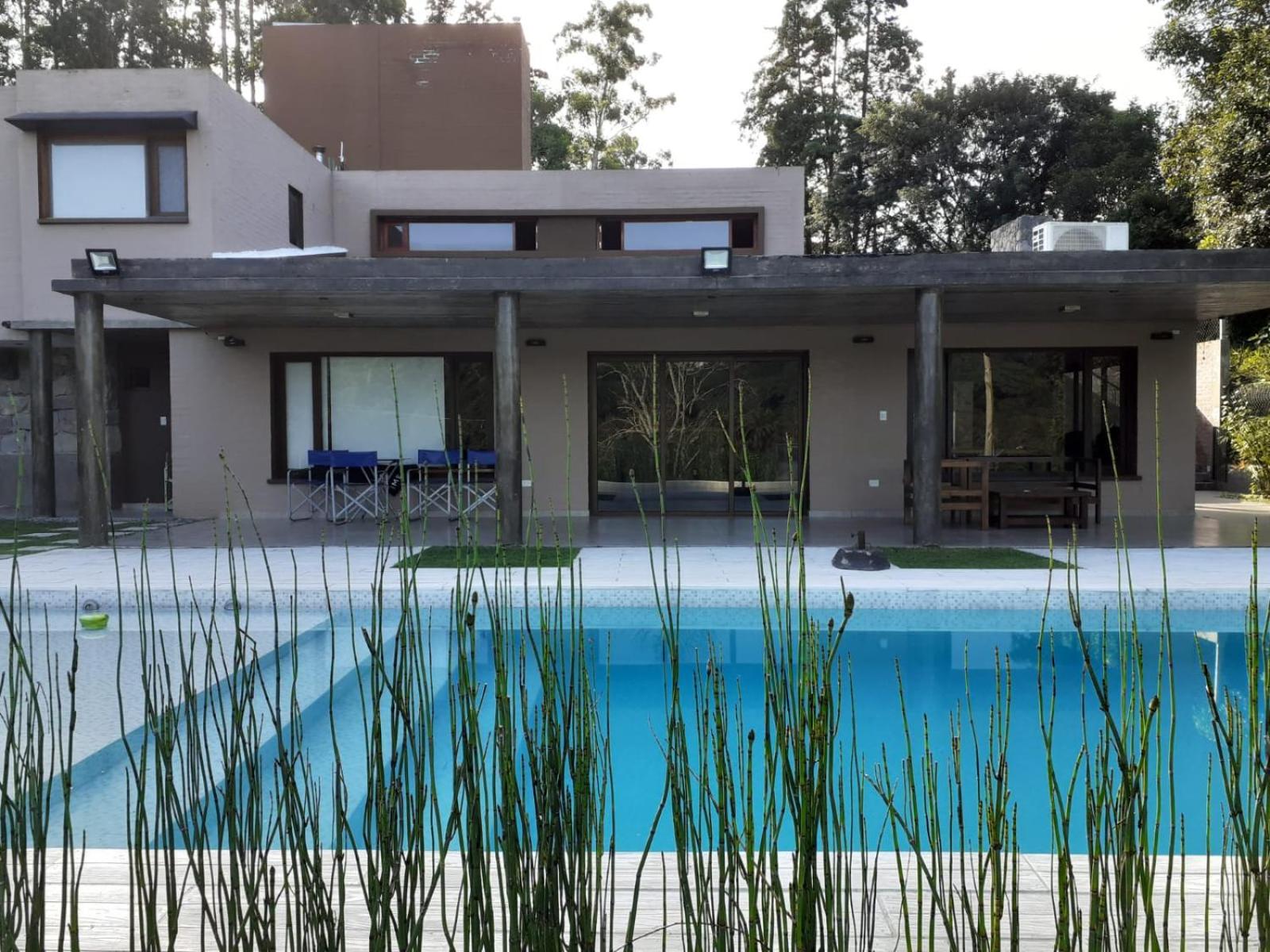 Hermosa casa con pileta asador patio de fuego