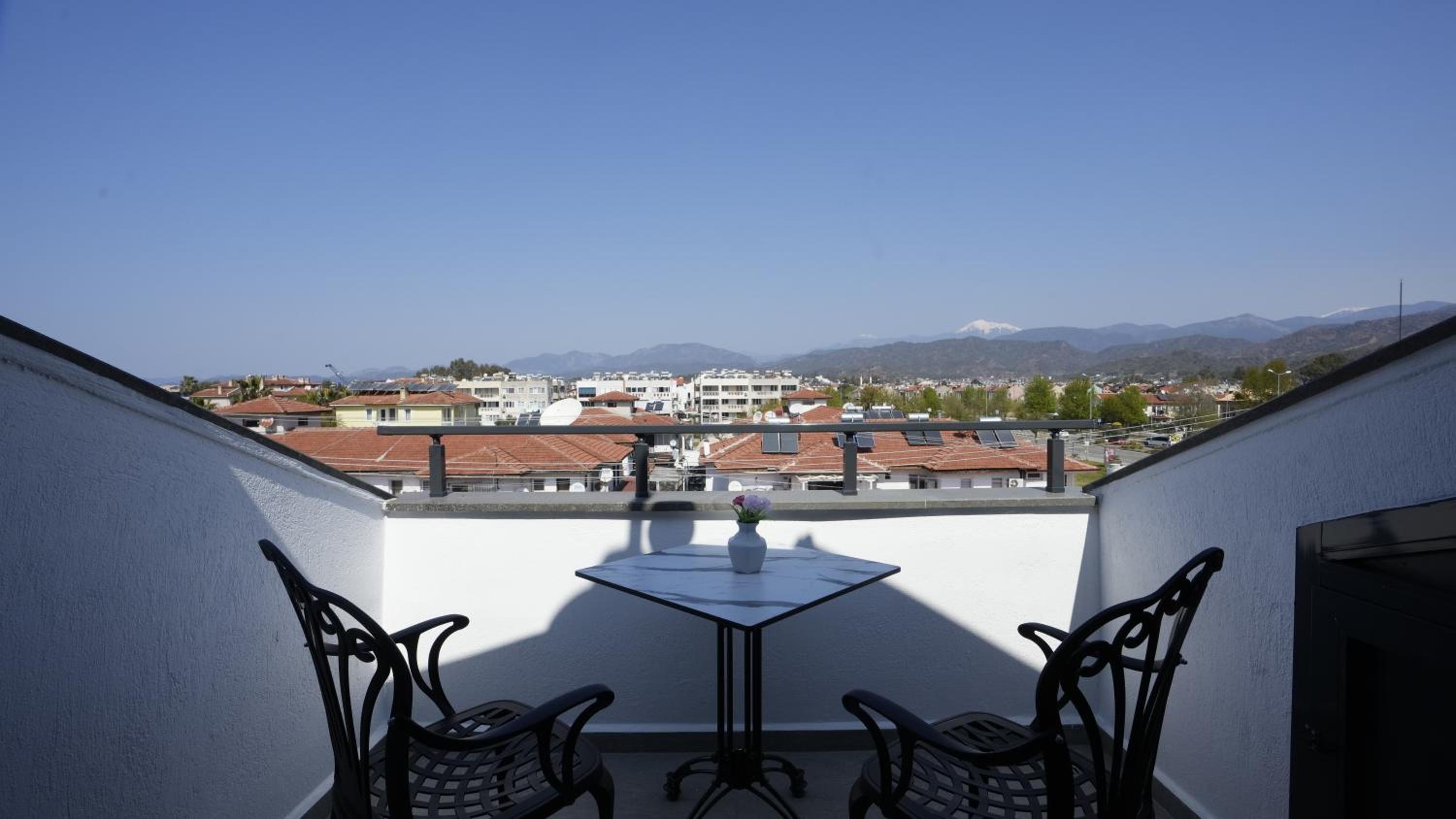 Alesta Seaside Residence - Image 13