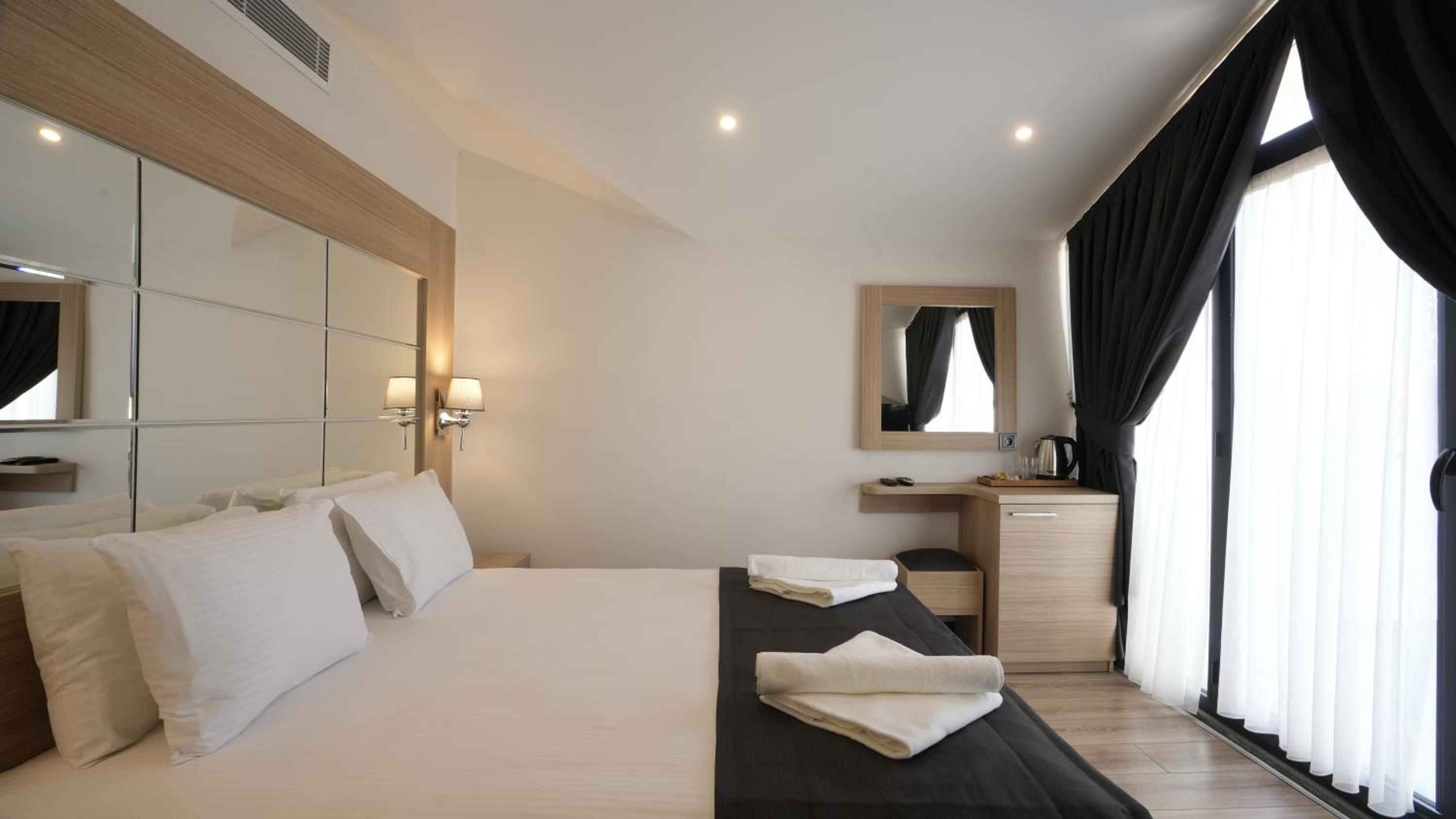 Alesta Seaside Residence - Image 17
