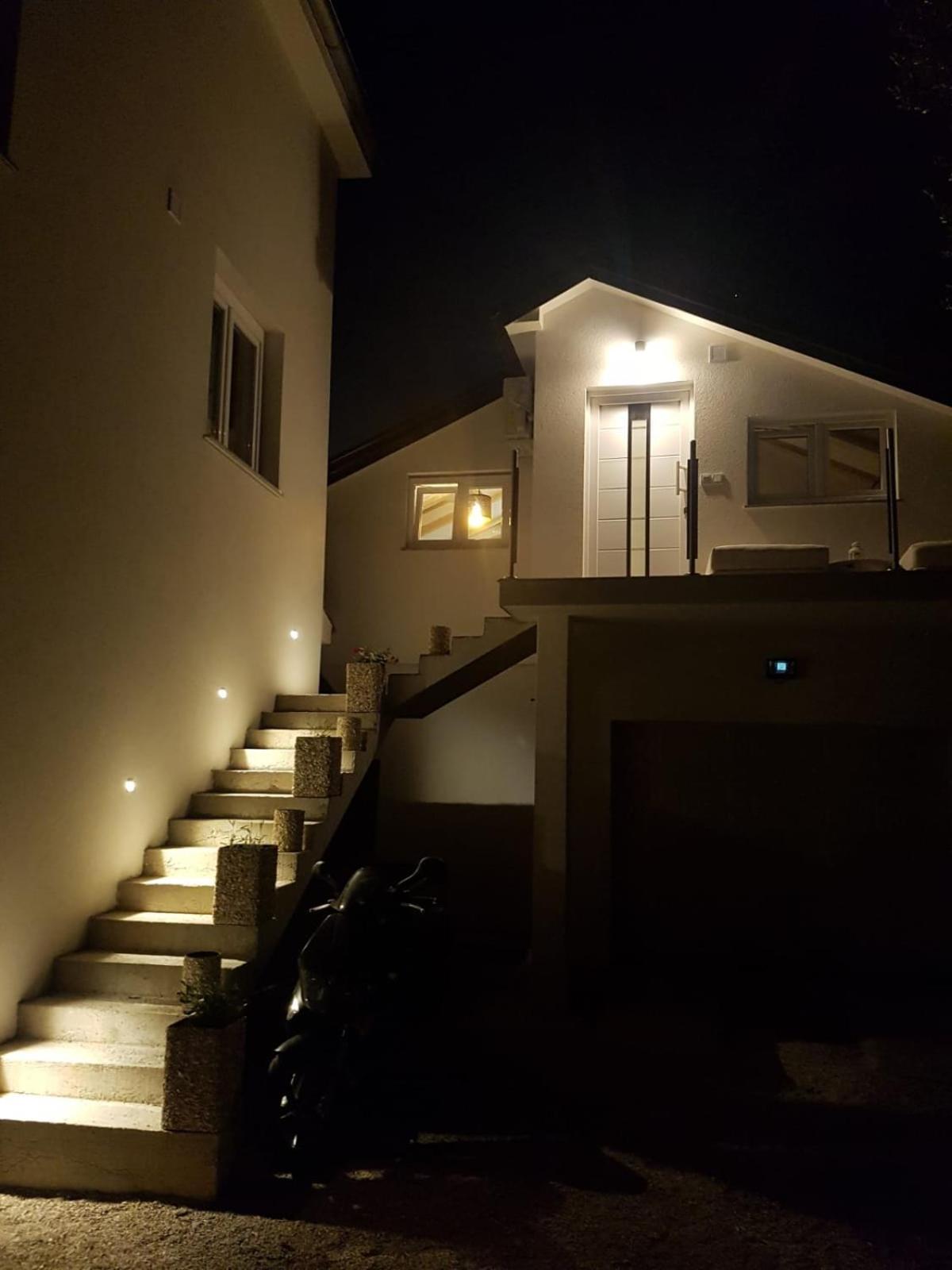 Hotel Apartments and Rooms Ivana - Image 1