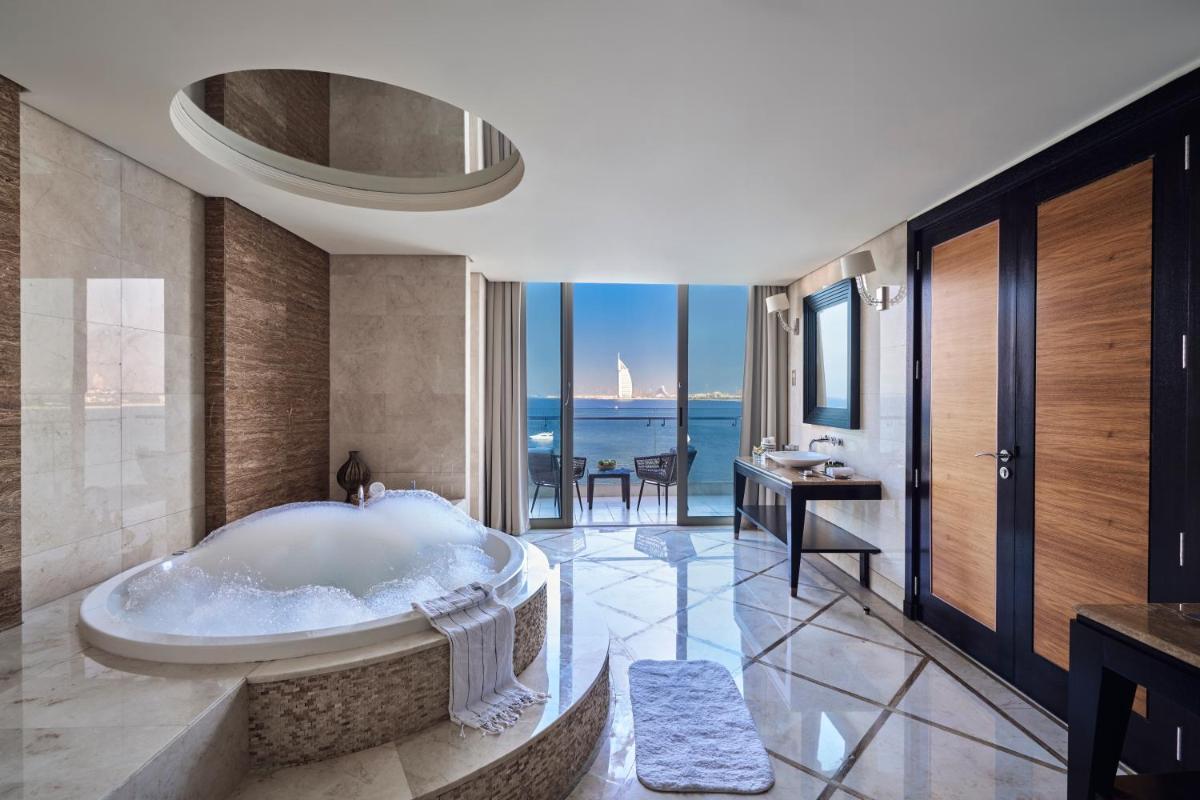 Jacuzzi
