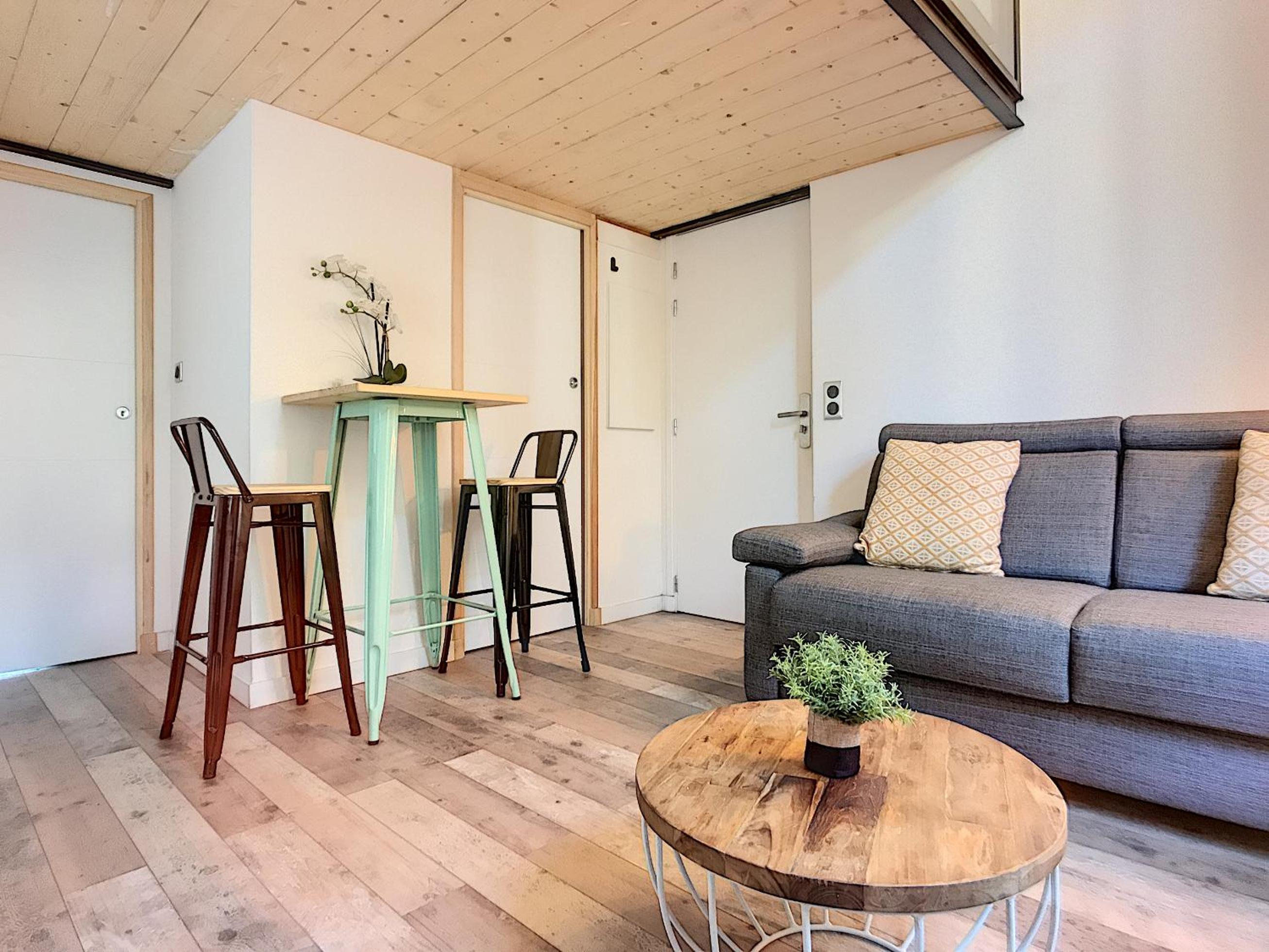 Cannes centre - Superb studio with mezzanine photo 5