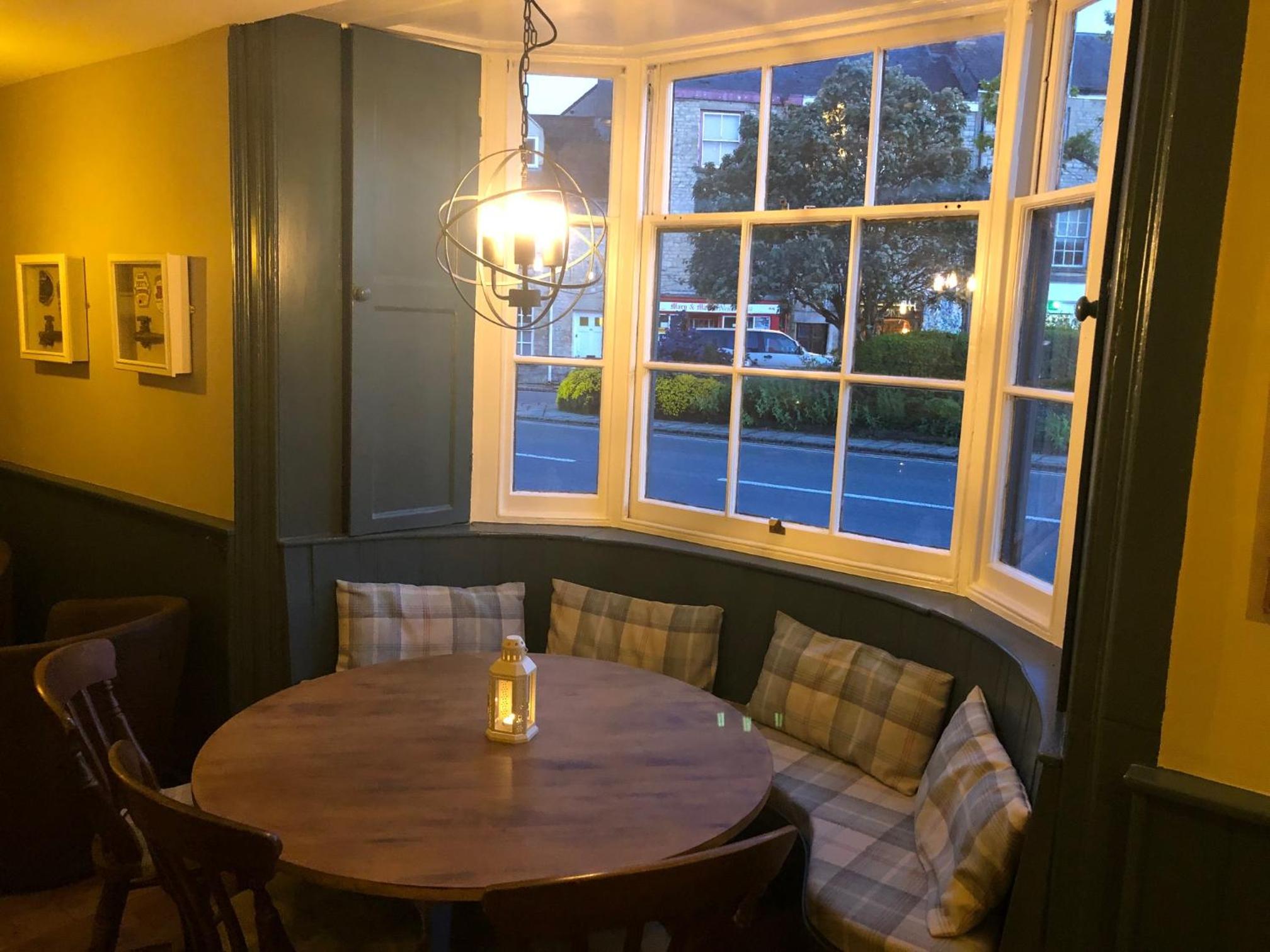 Woodstock Vacations - The Punchbowl Inn - Property Image 16