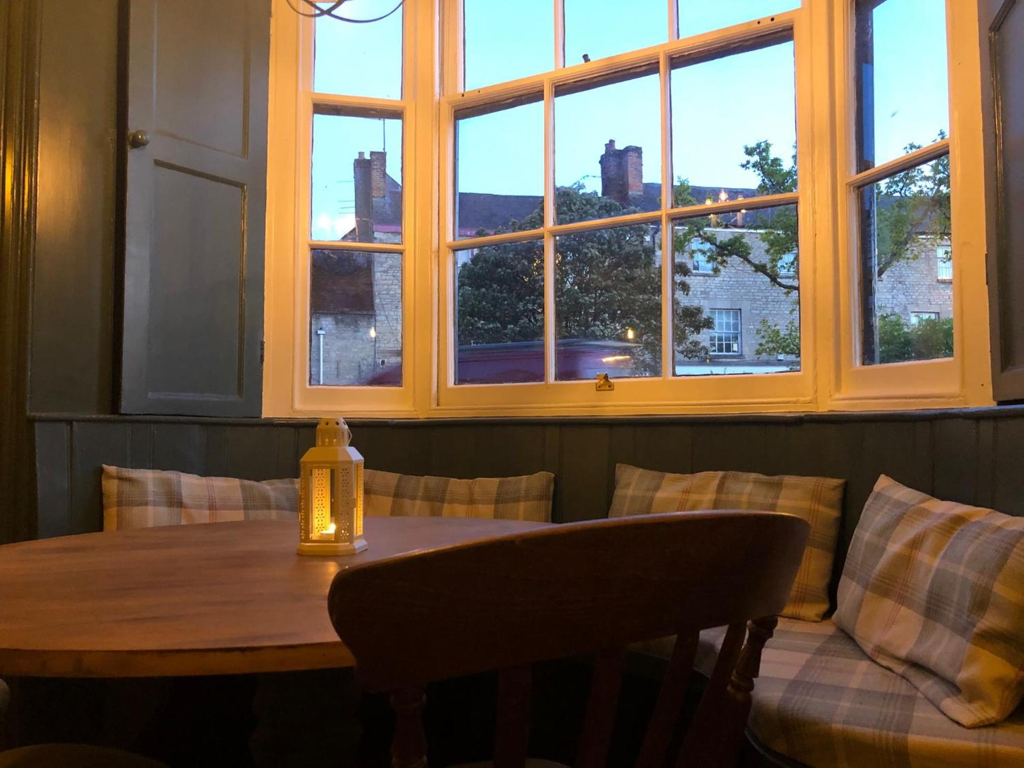 Woodstock Vacations - The Punchbowl Inn - Property Image 15