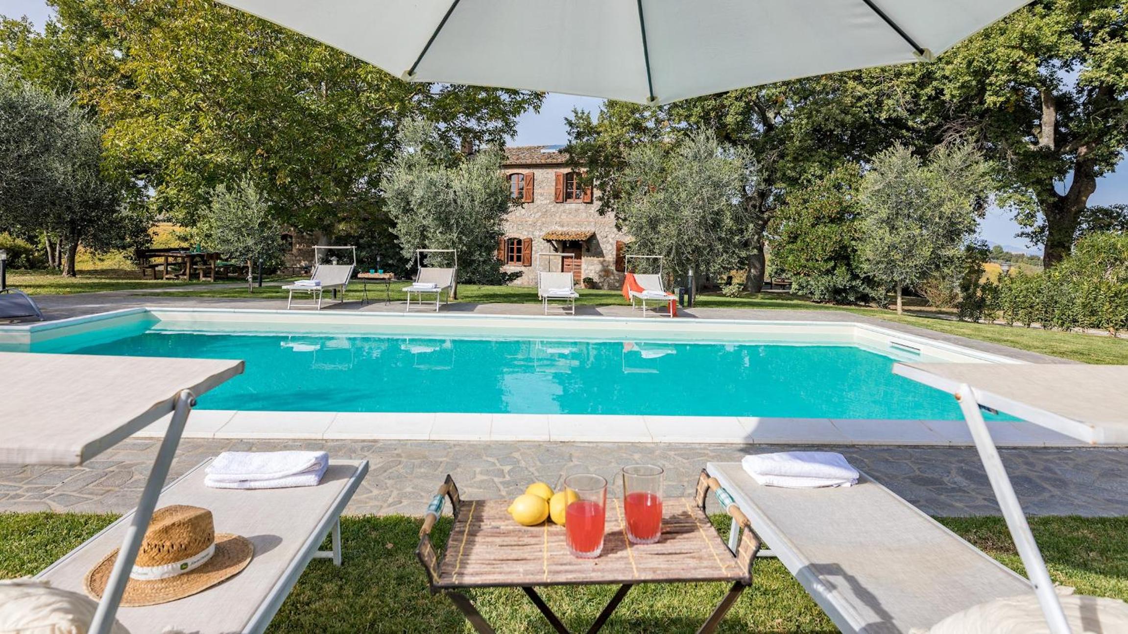 CASALE LE TRE QUERCE 8&1, Emma Villas view 5