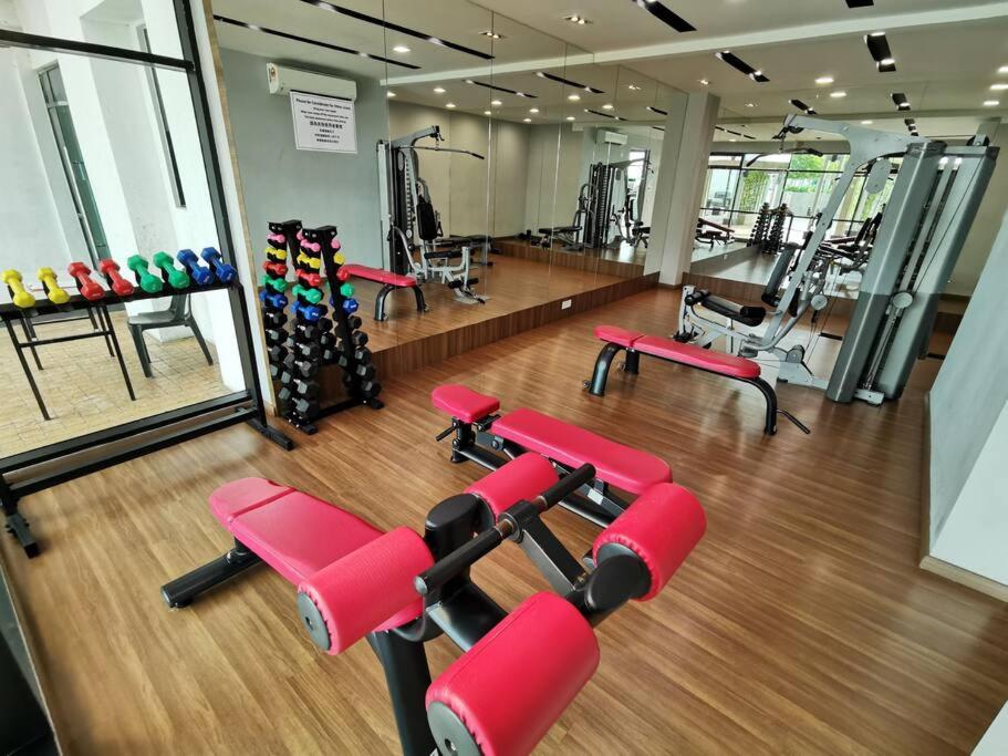 Bukit Indah 12pax Aeon Lego Wi-fi Netflix BySTAY