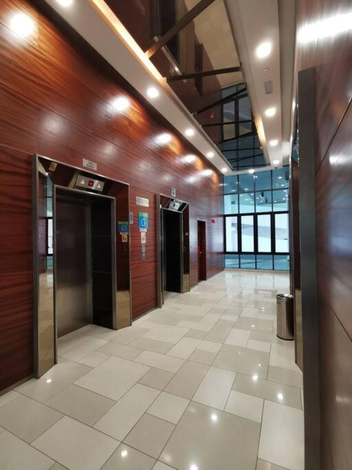 Bukit Indah 12pax Aeon Lego Wi-fi Netflix BySTAY