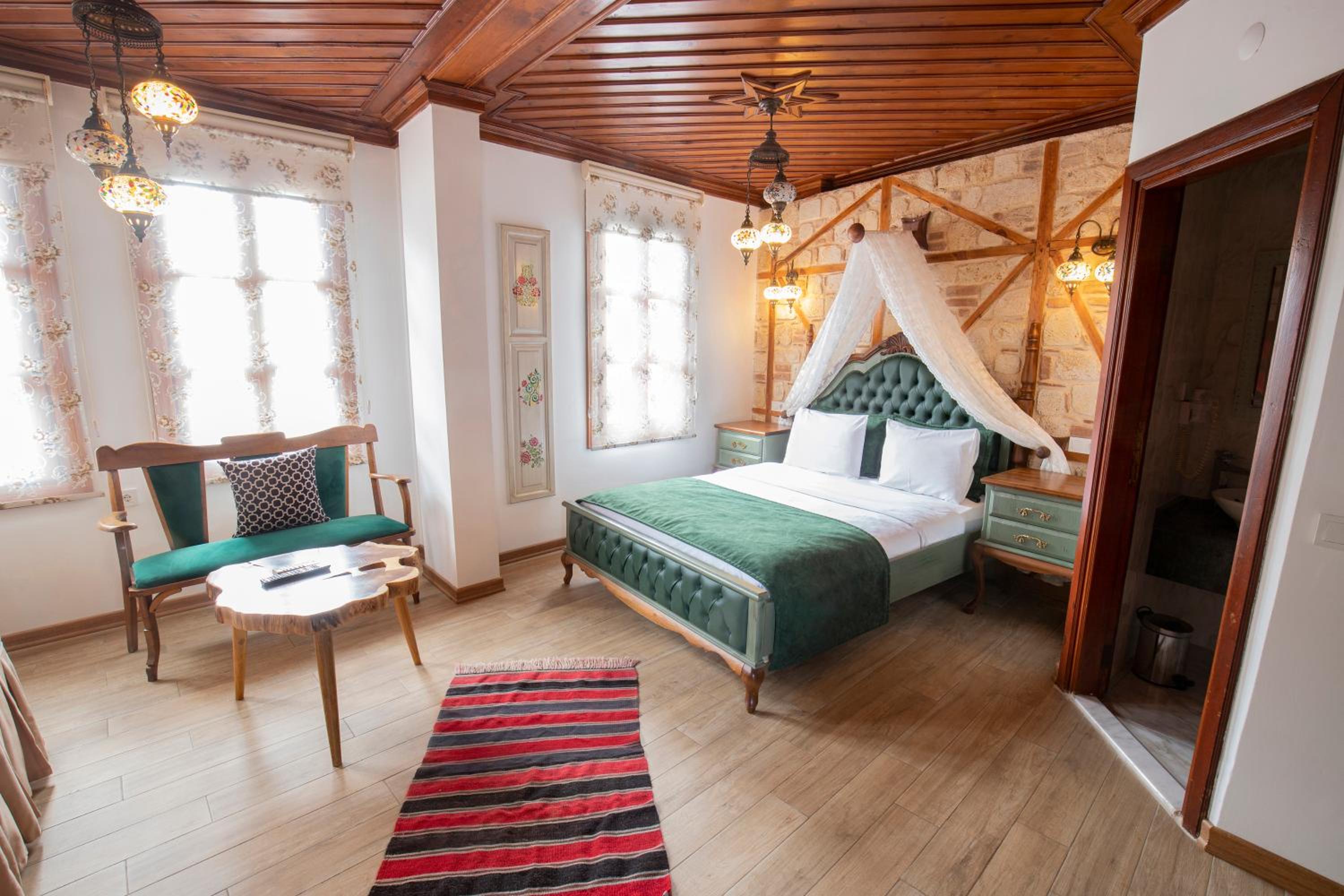 White Garden Hotel-Adult Only - Image 12