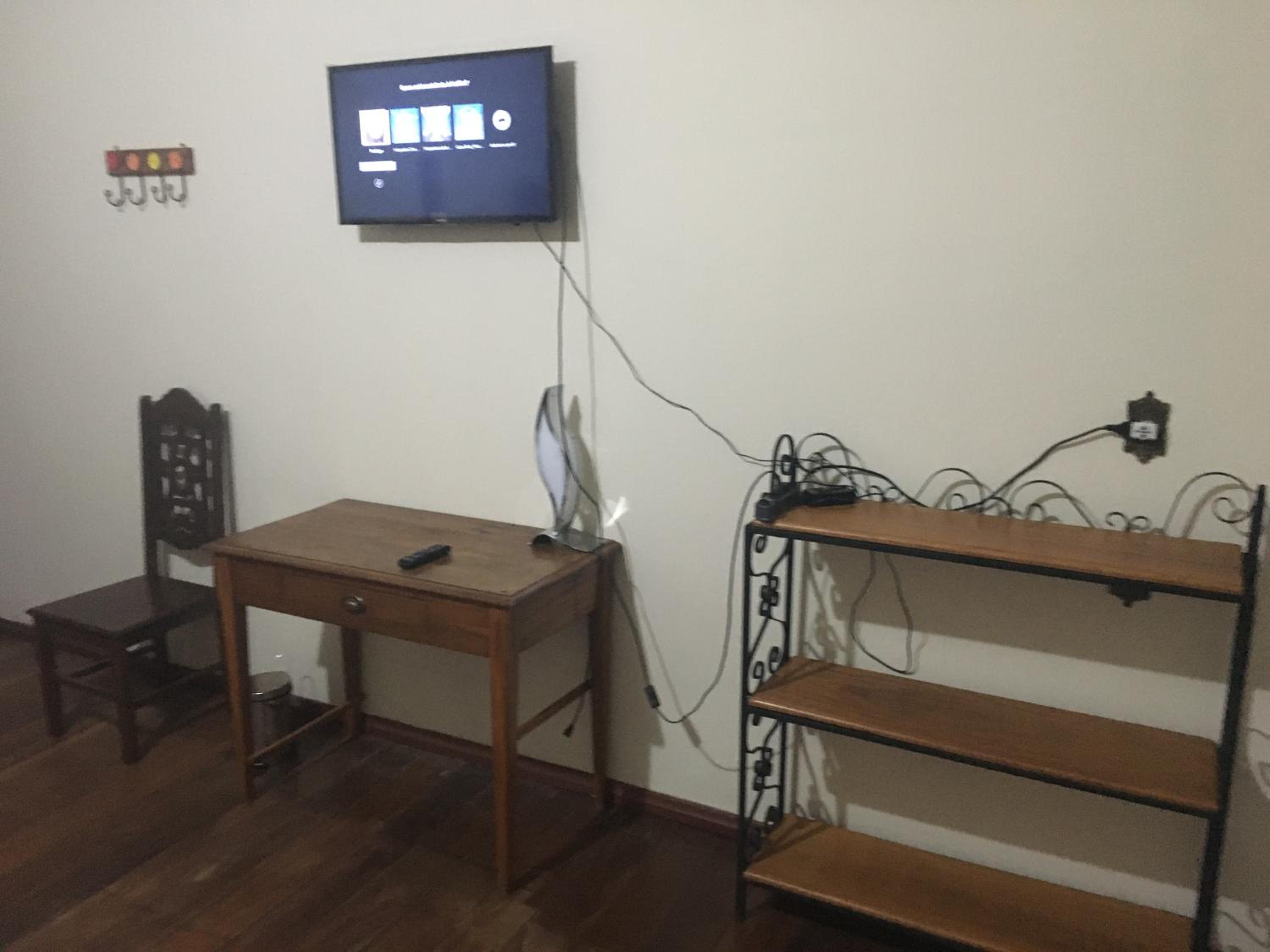 CASA RAIZ cama, café e prosa