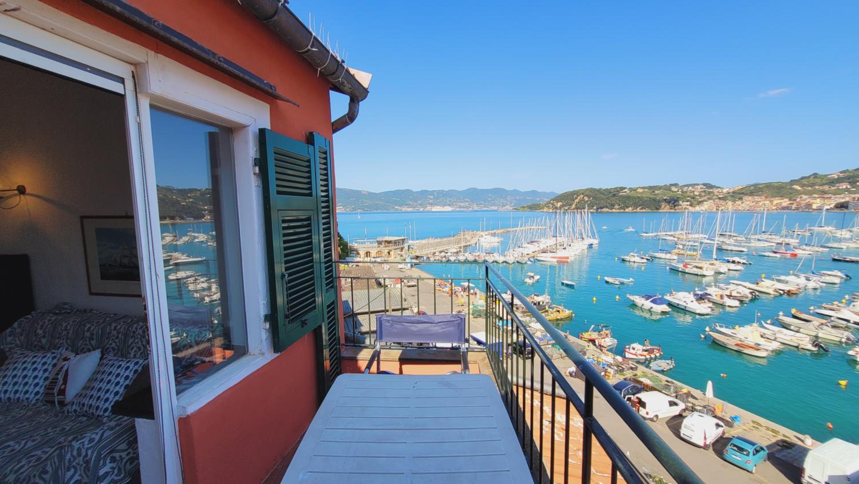 L'Arpara Casa al Molo dal Mare al Castello view 3