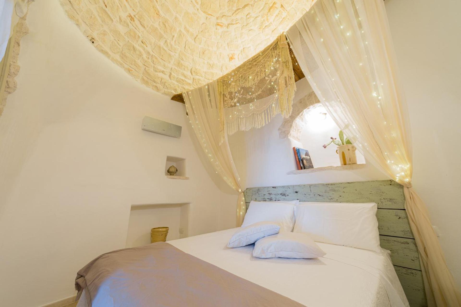 Trullo Love view 3