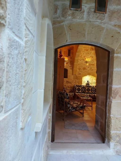 Charming house of character with pool and jacuzzi view 4