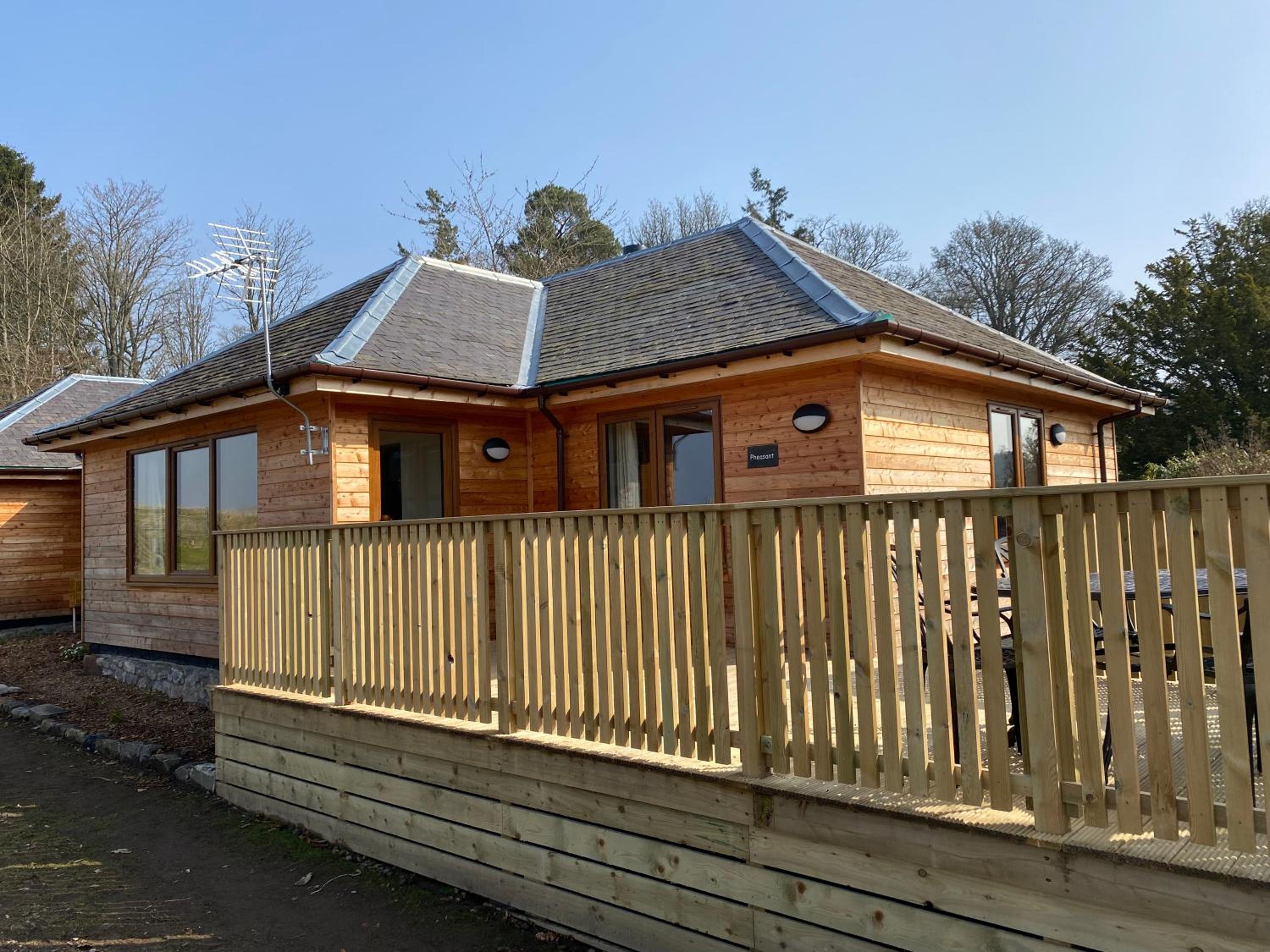 Hotel Pheasant Lodge with Hot Tub - Image 1