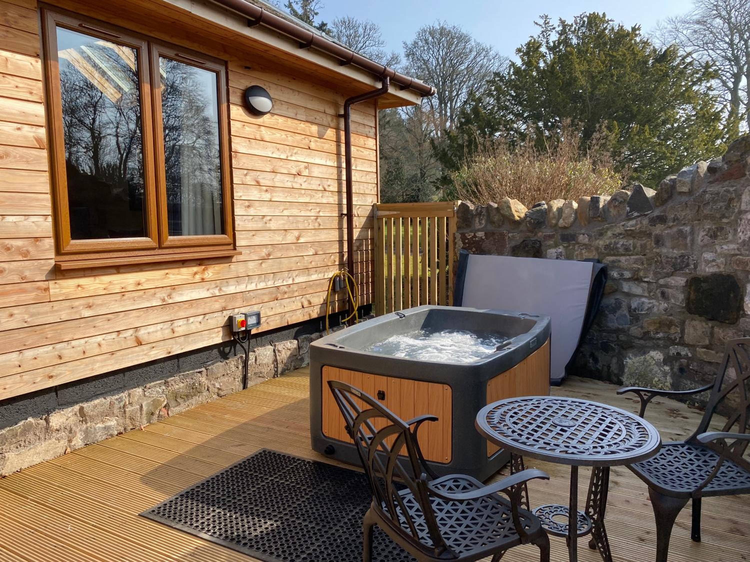 Pheasant Lodge with Hot Tub view 5