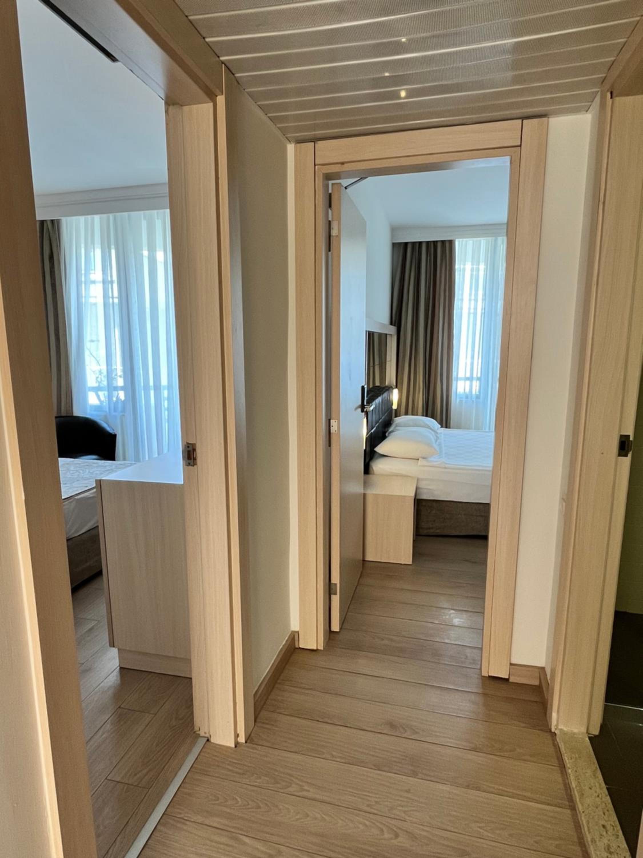 Golden Lotus Hotel - Image 22