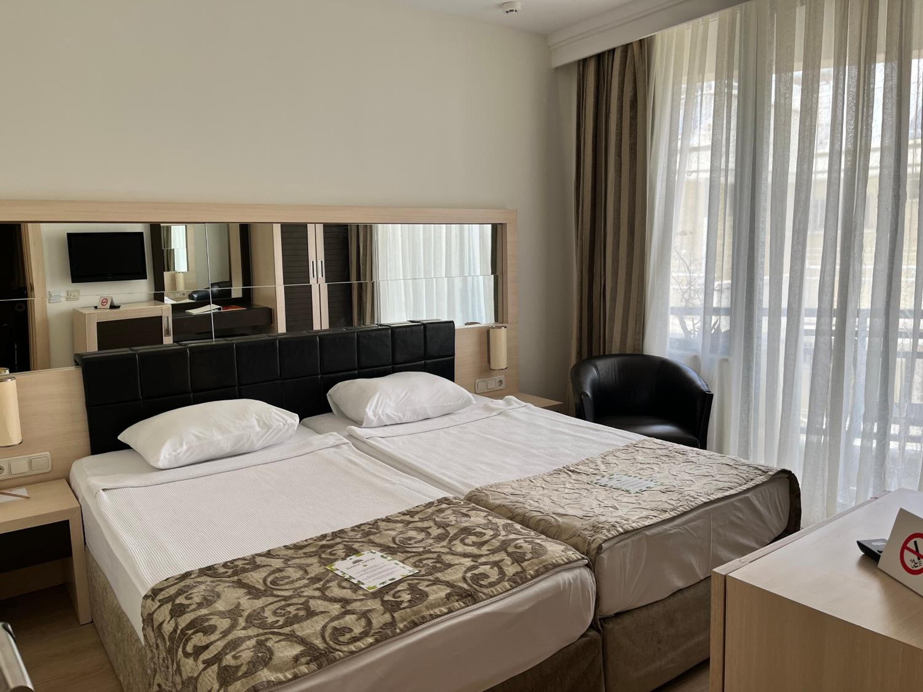 Golden Lotus Hotel - Image 20