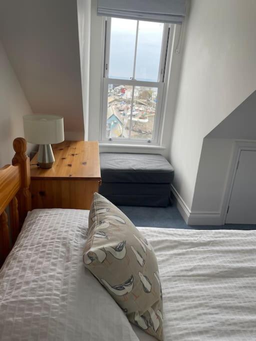 Fabulous 2 Bed Cottage - Outstanding Sea Views view 2