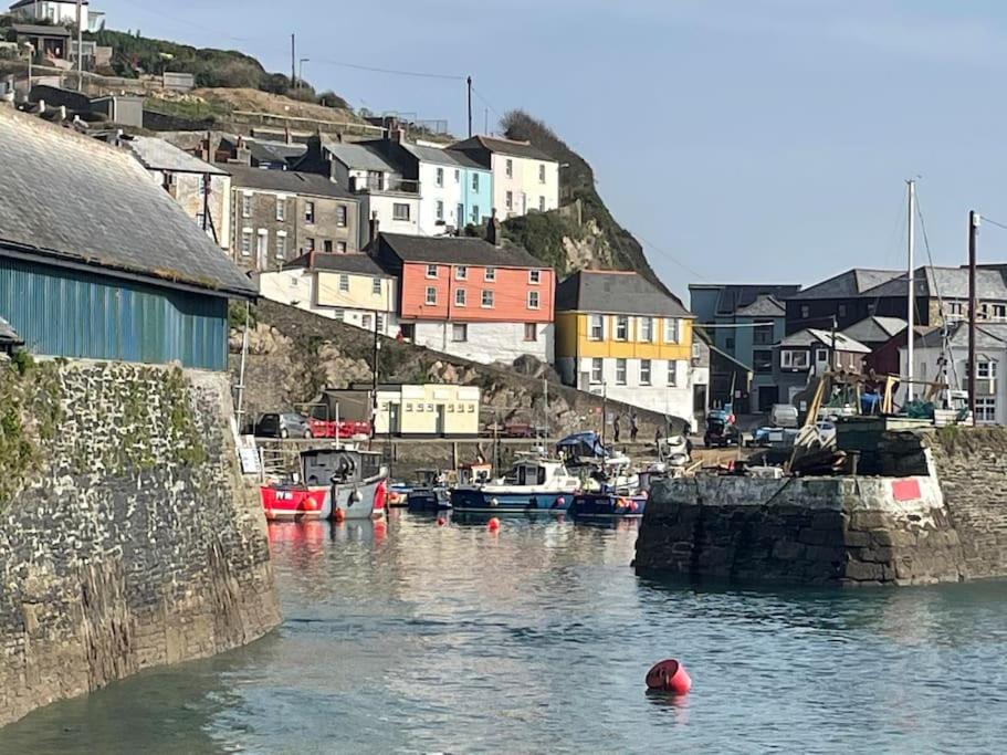 Fabulous 2 Bed Cottage - Outstanding Sea Views view 5