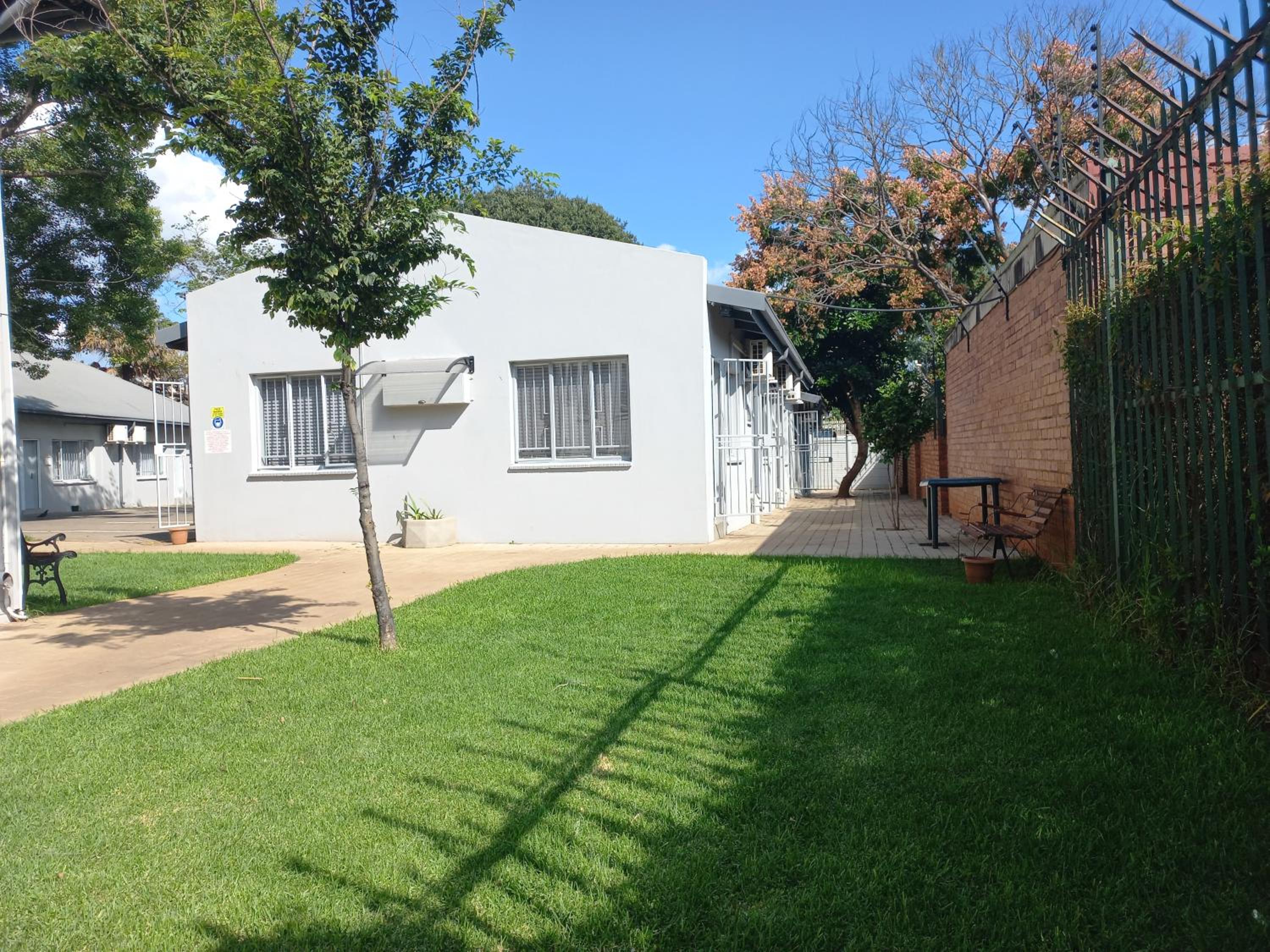 Triple9 Hatfield Guesthouse