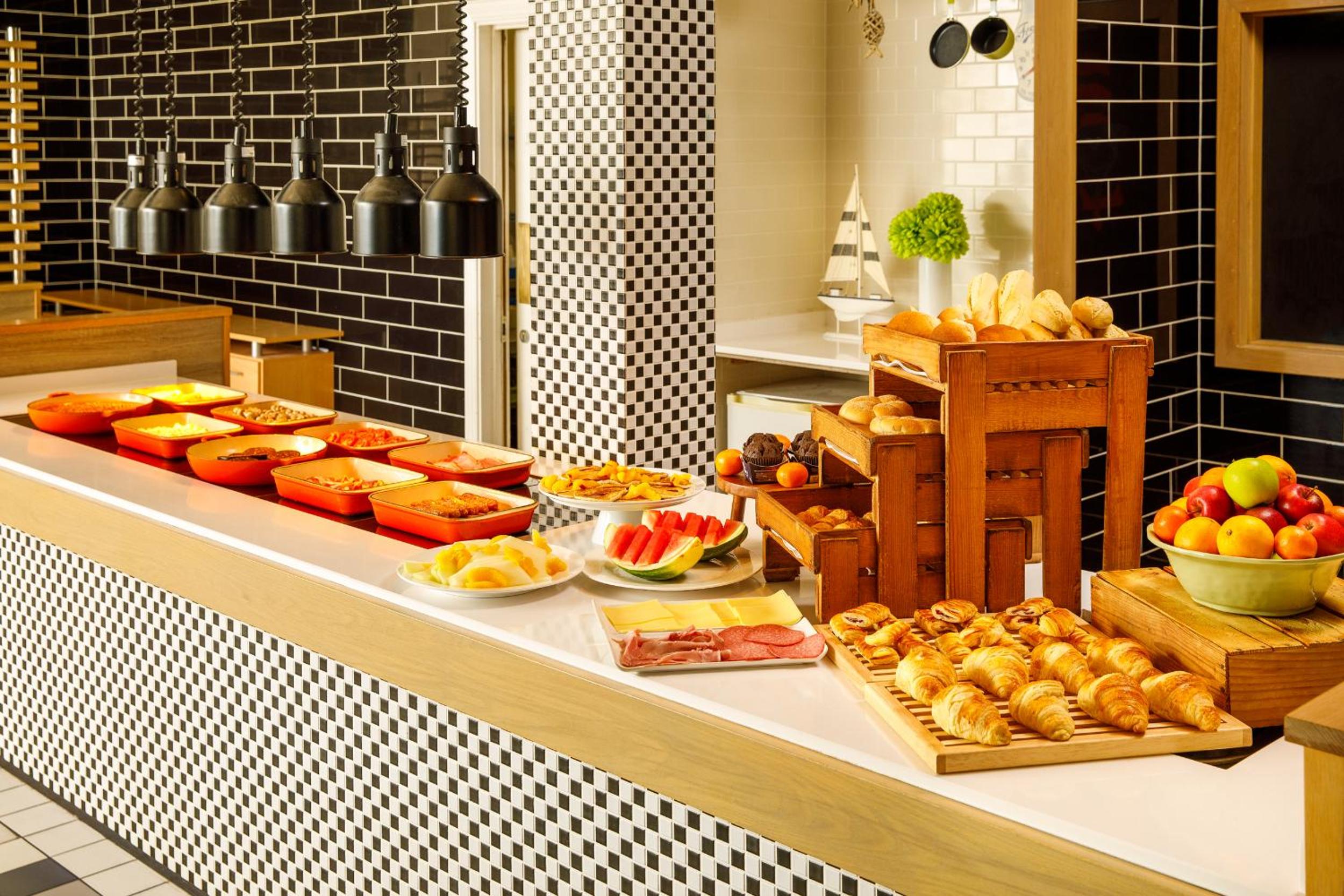 Darlington Vacations - Holiday Inn Darlington - NORTH A1M, JCT.59, an IHG Hotel - Property Image 4