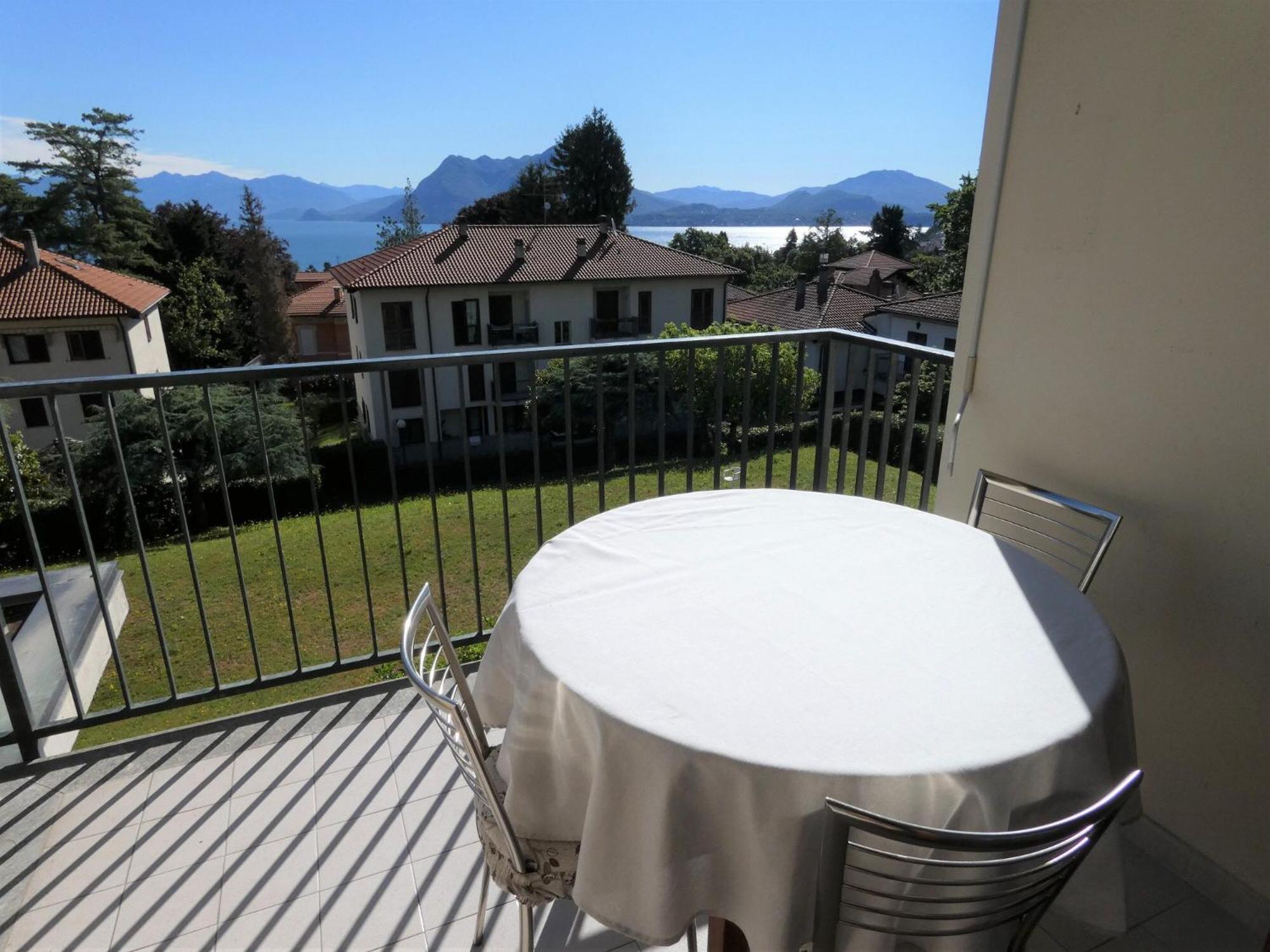Casa Clivia - 3 br apartment with lake view view 2