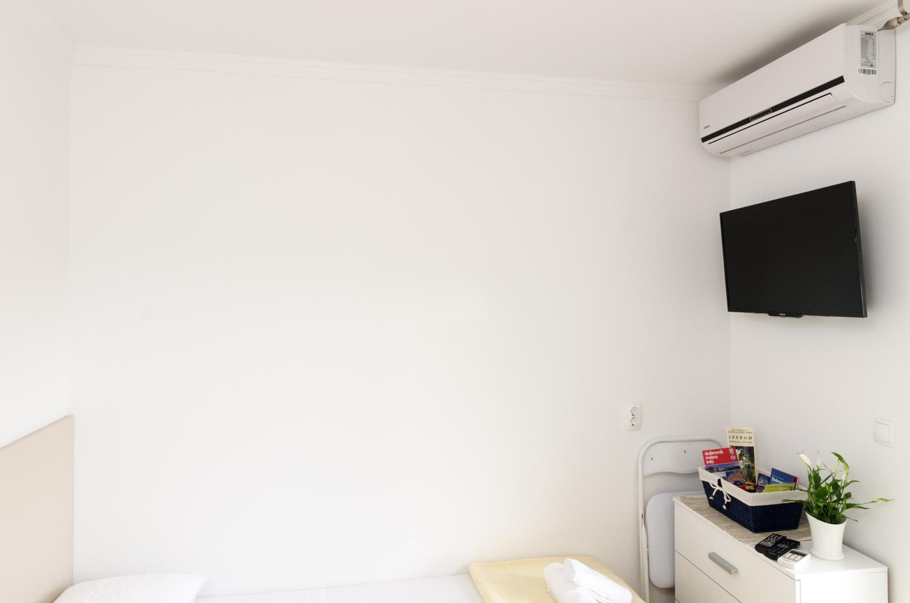 Apartment and Room Kapelica