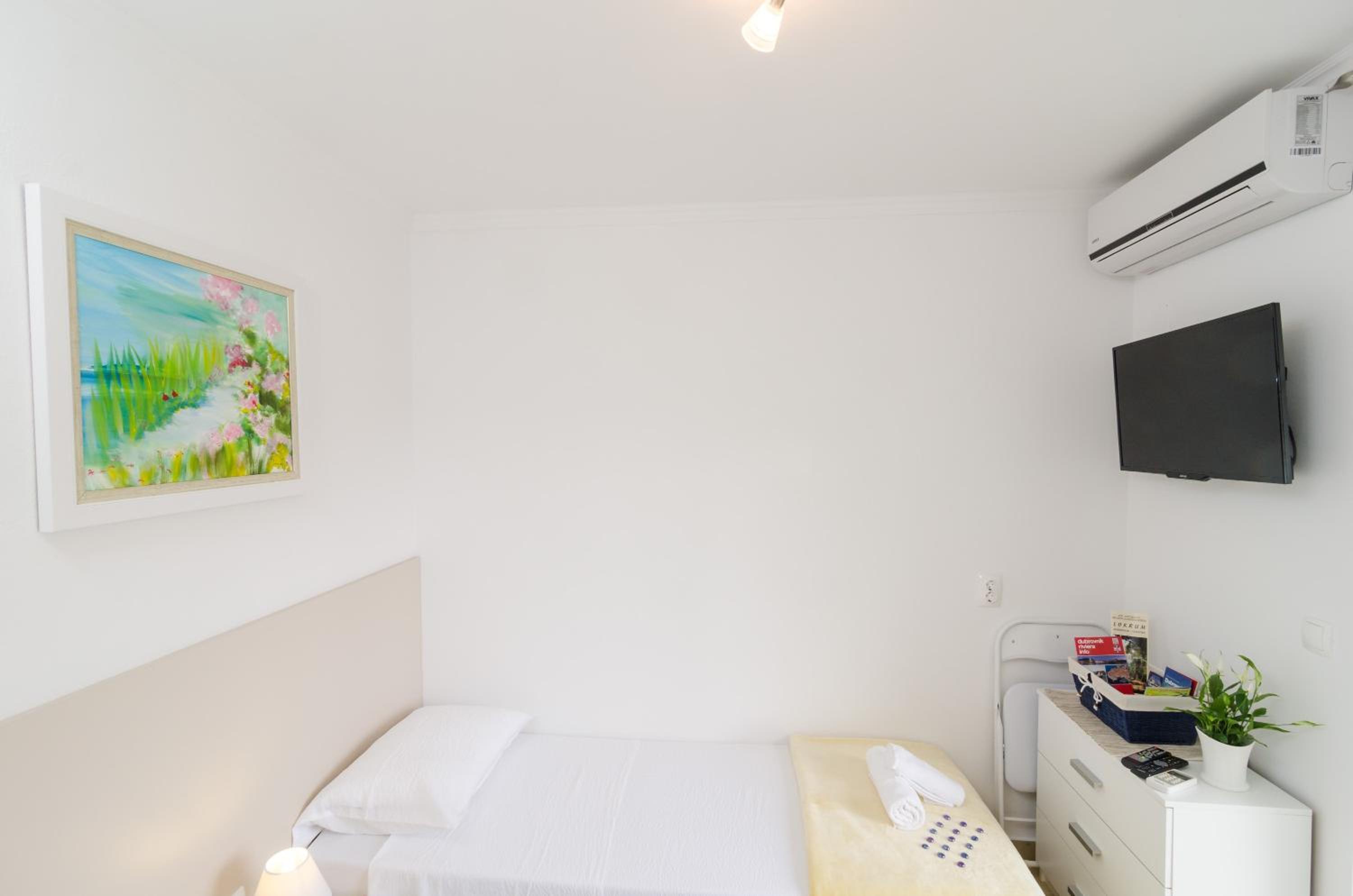 Apartment and Room Kapelica