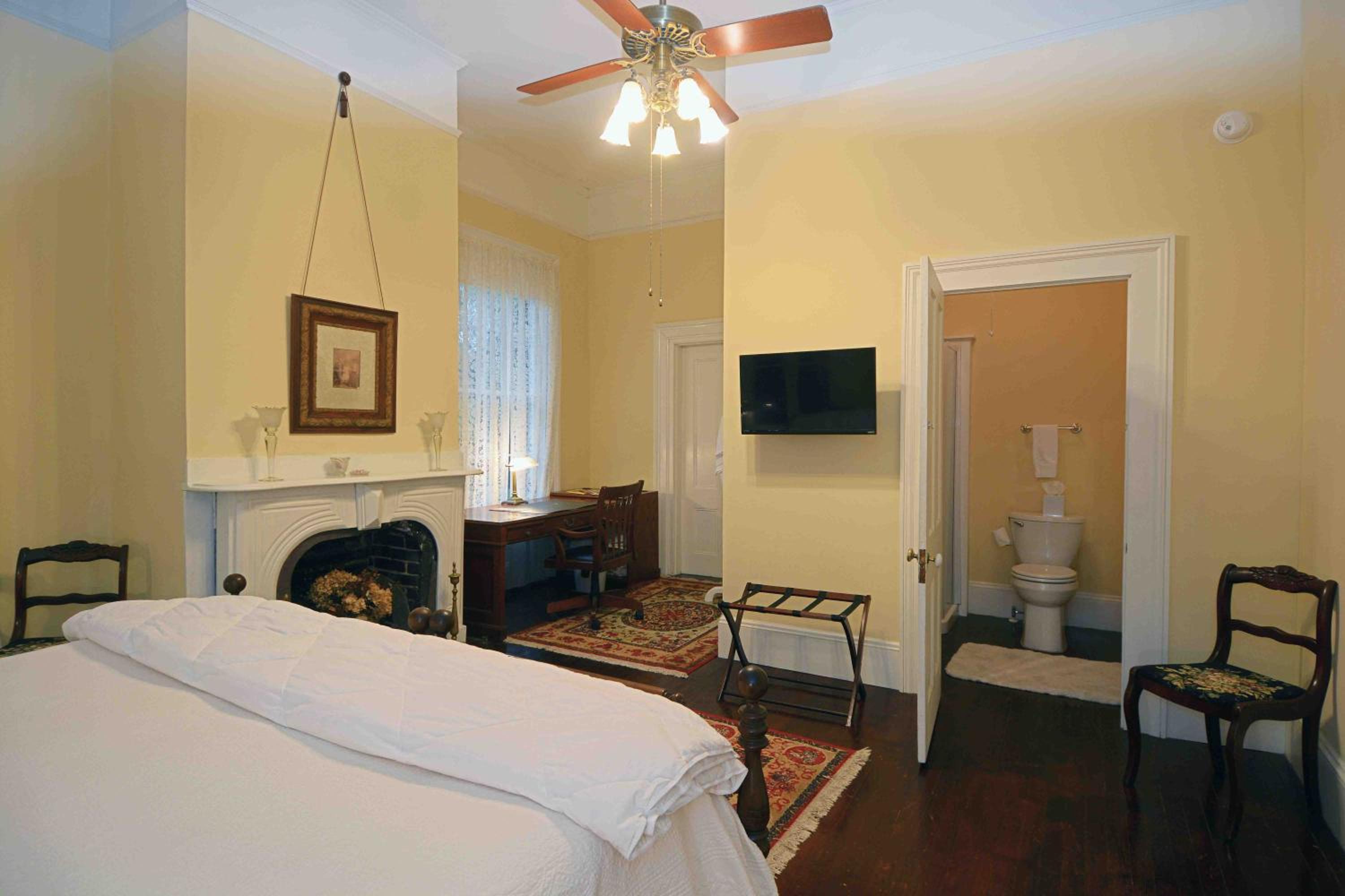 1872 Denham Inn