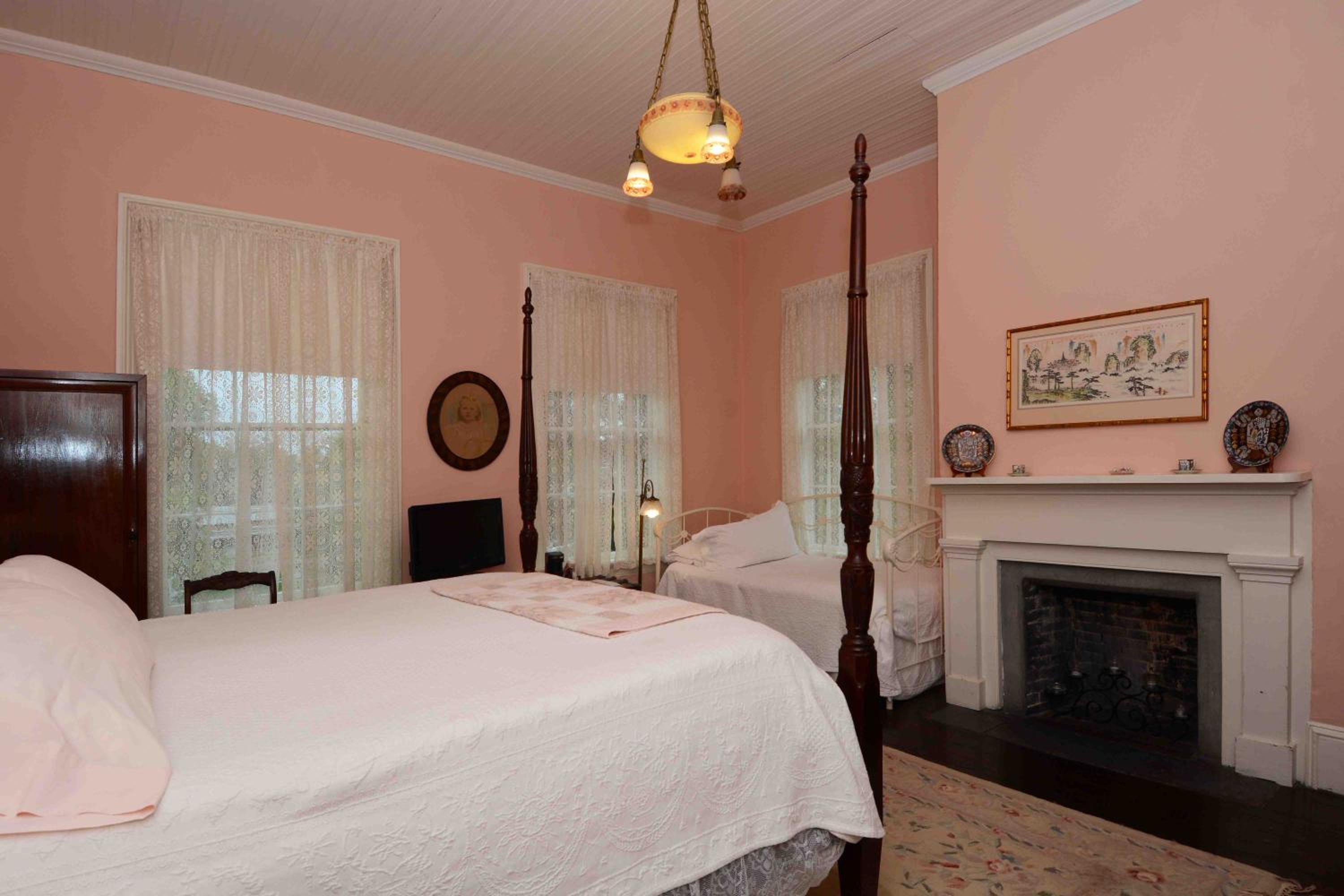 1872 Denham Inn