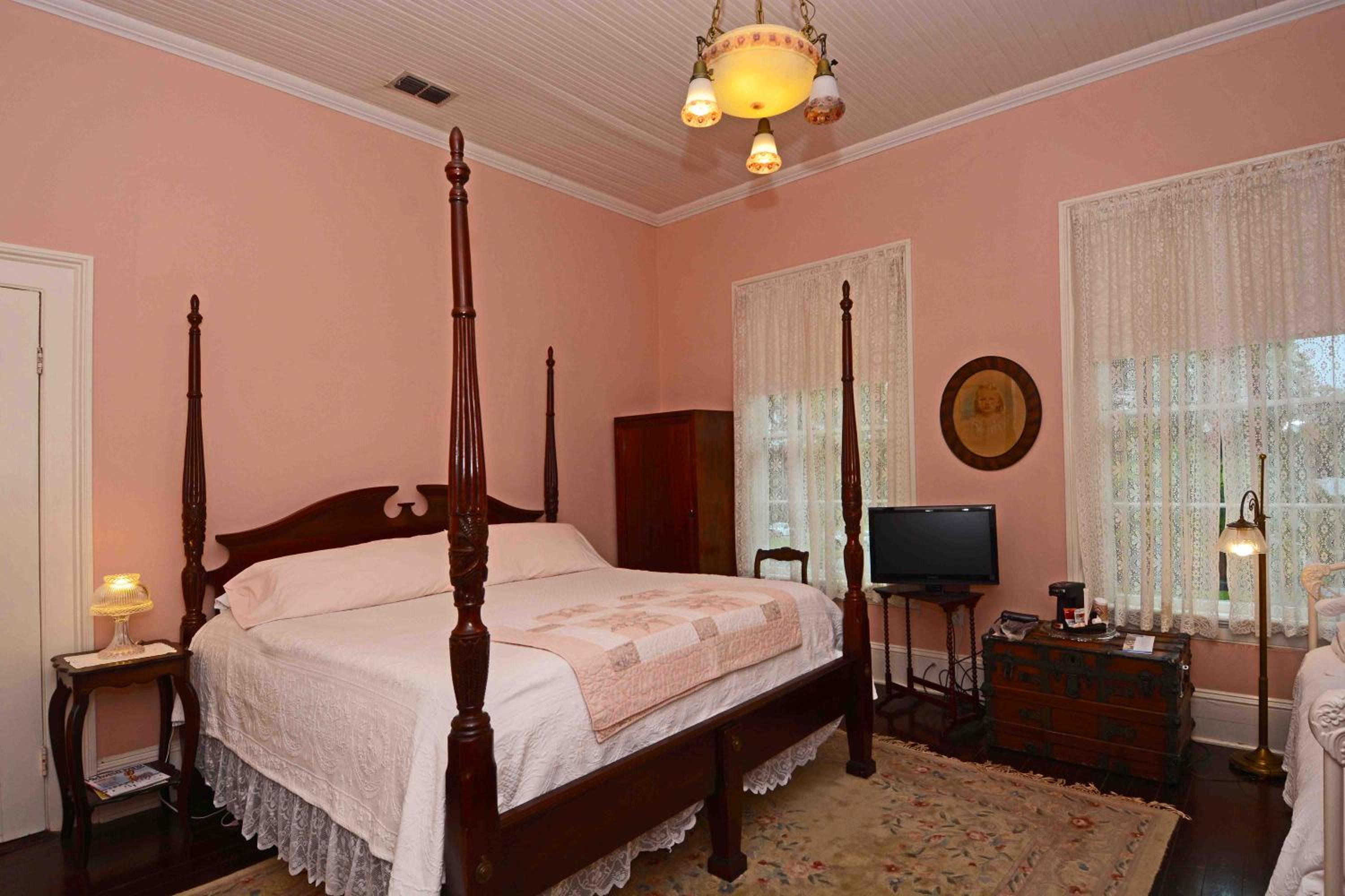 1872 Denham Inn