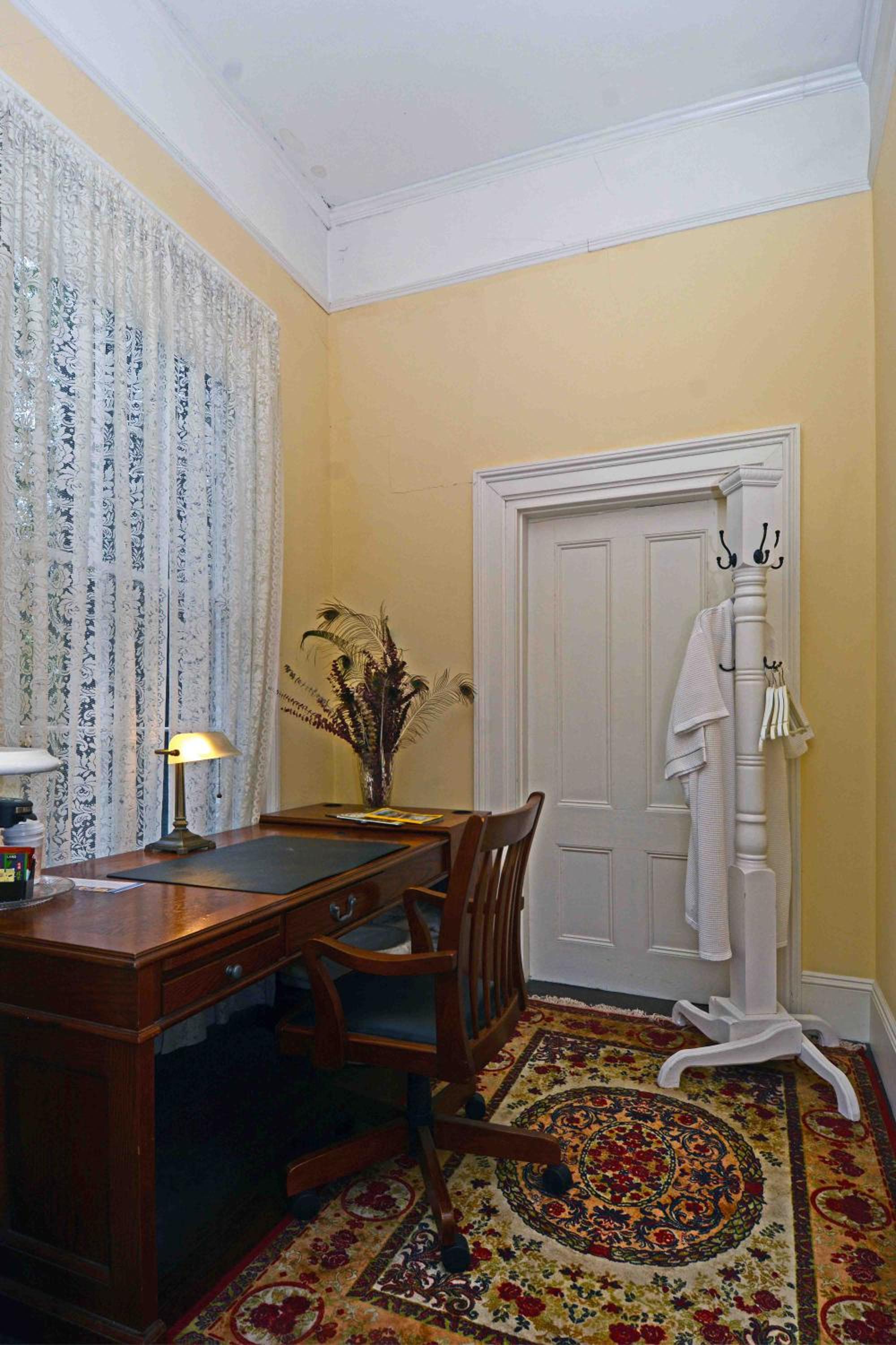 1872 Denham Inn