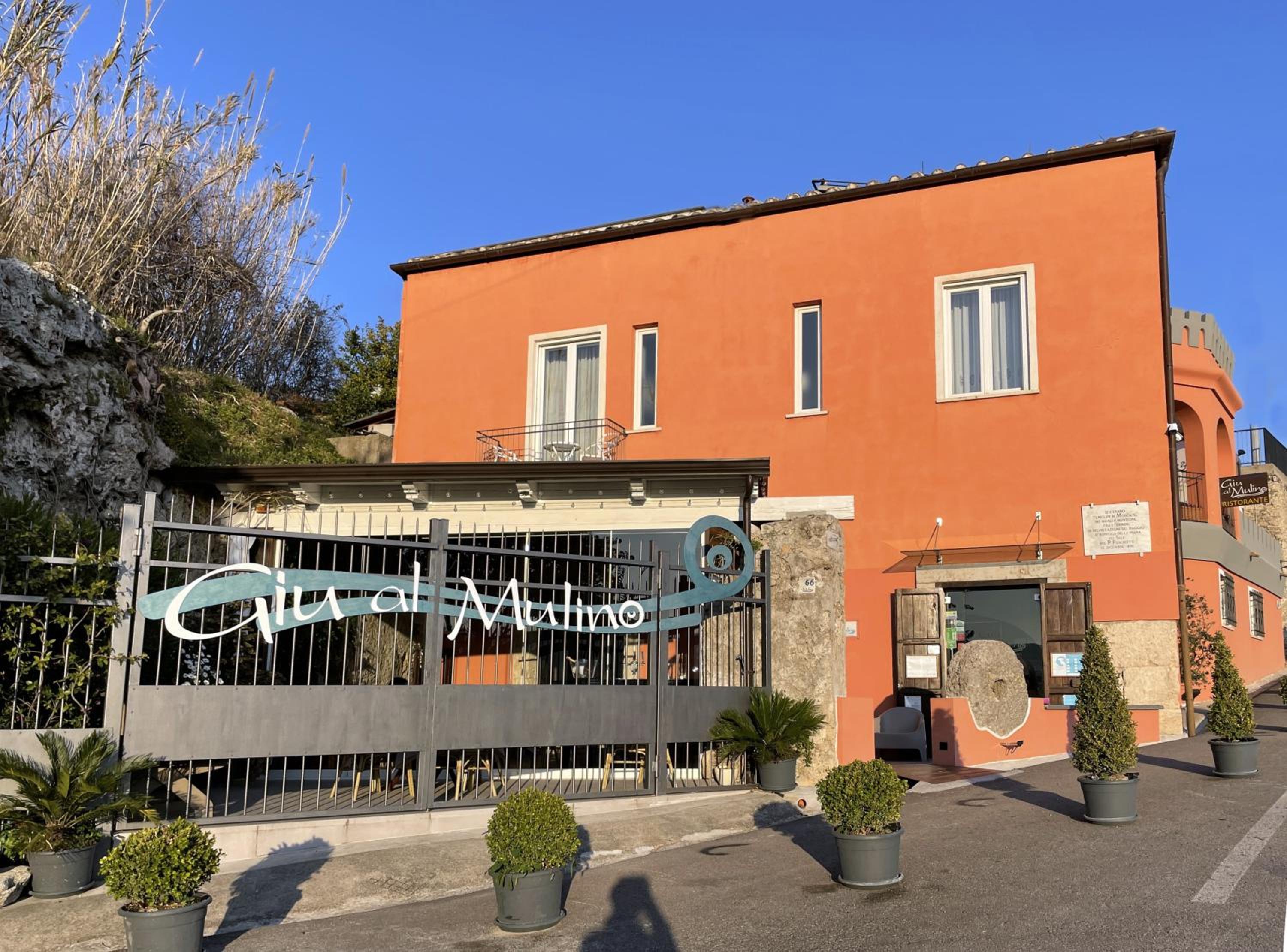 Giu al Mulino