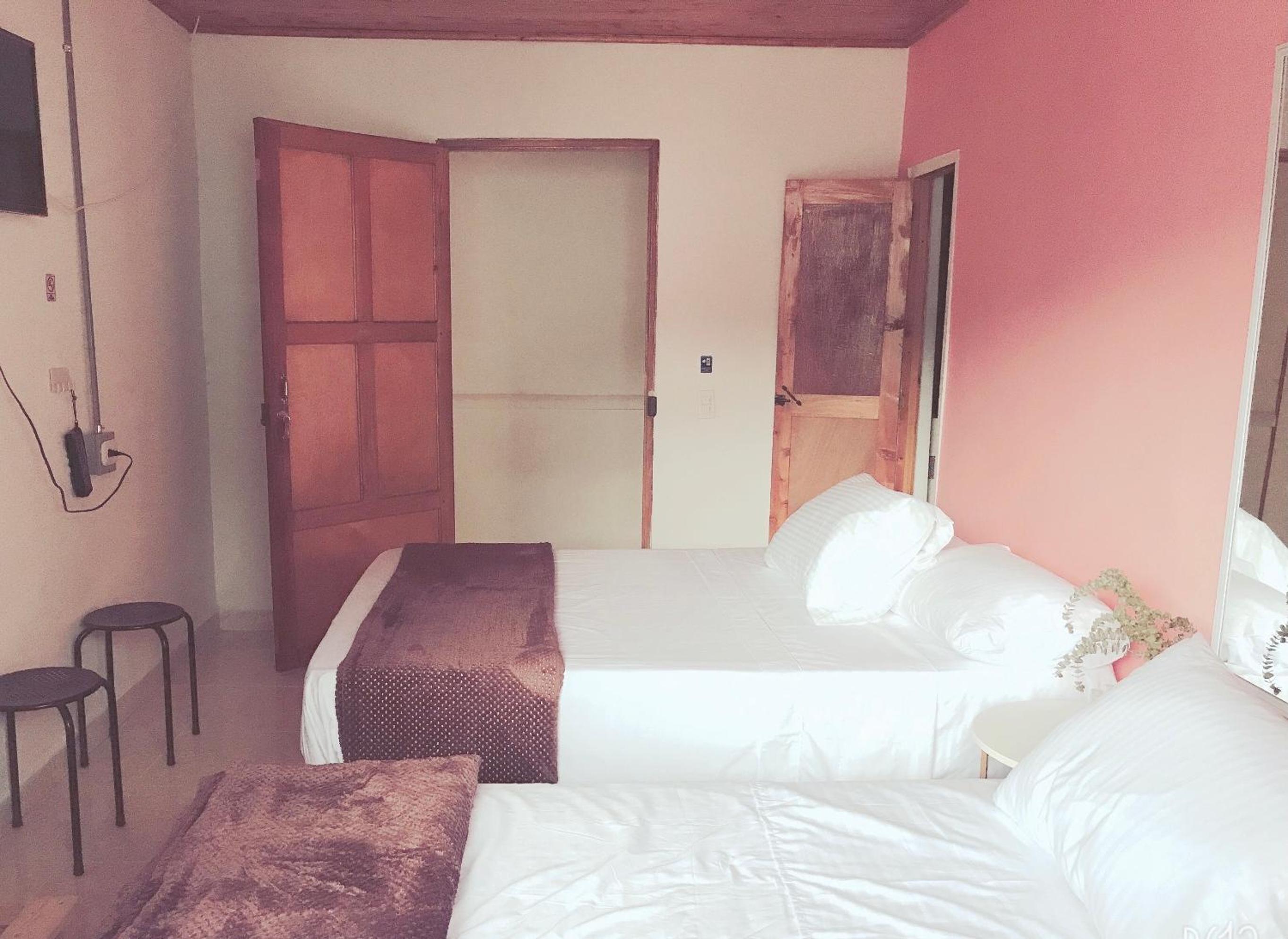 Hospedaje Casa Rosa Jardín