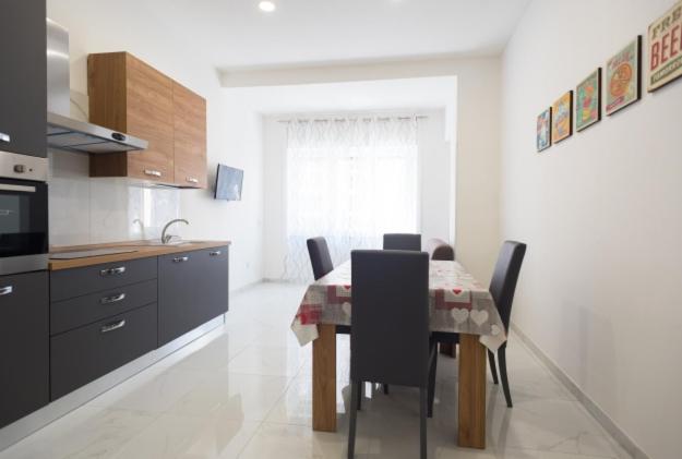 Toledo 2 Apartment