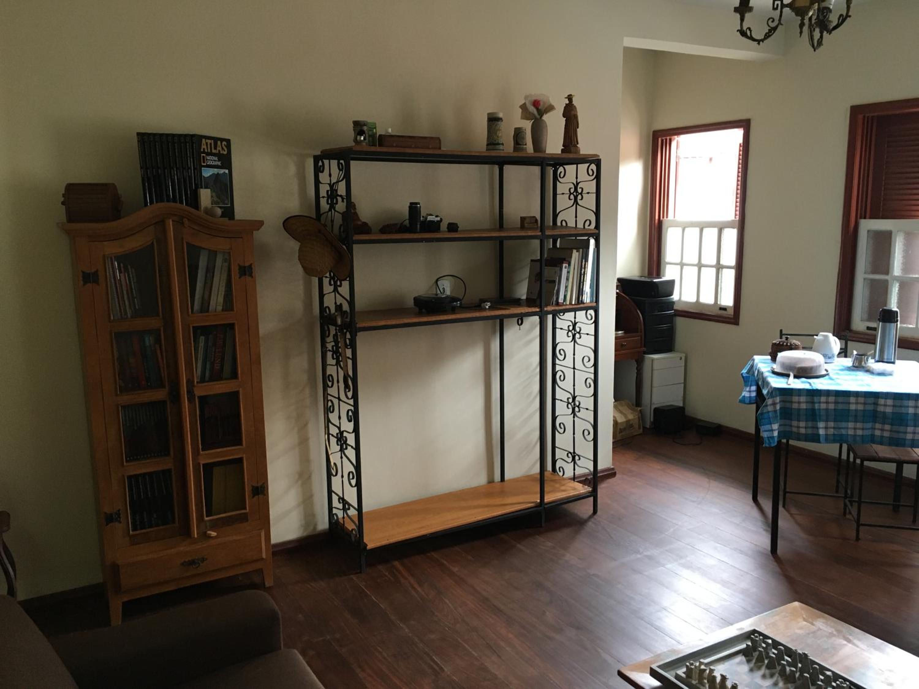 CASA RAIZ cama, café e prosa