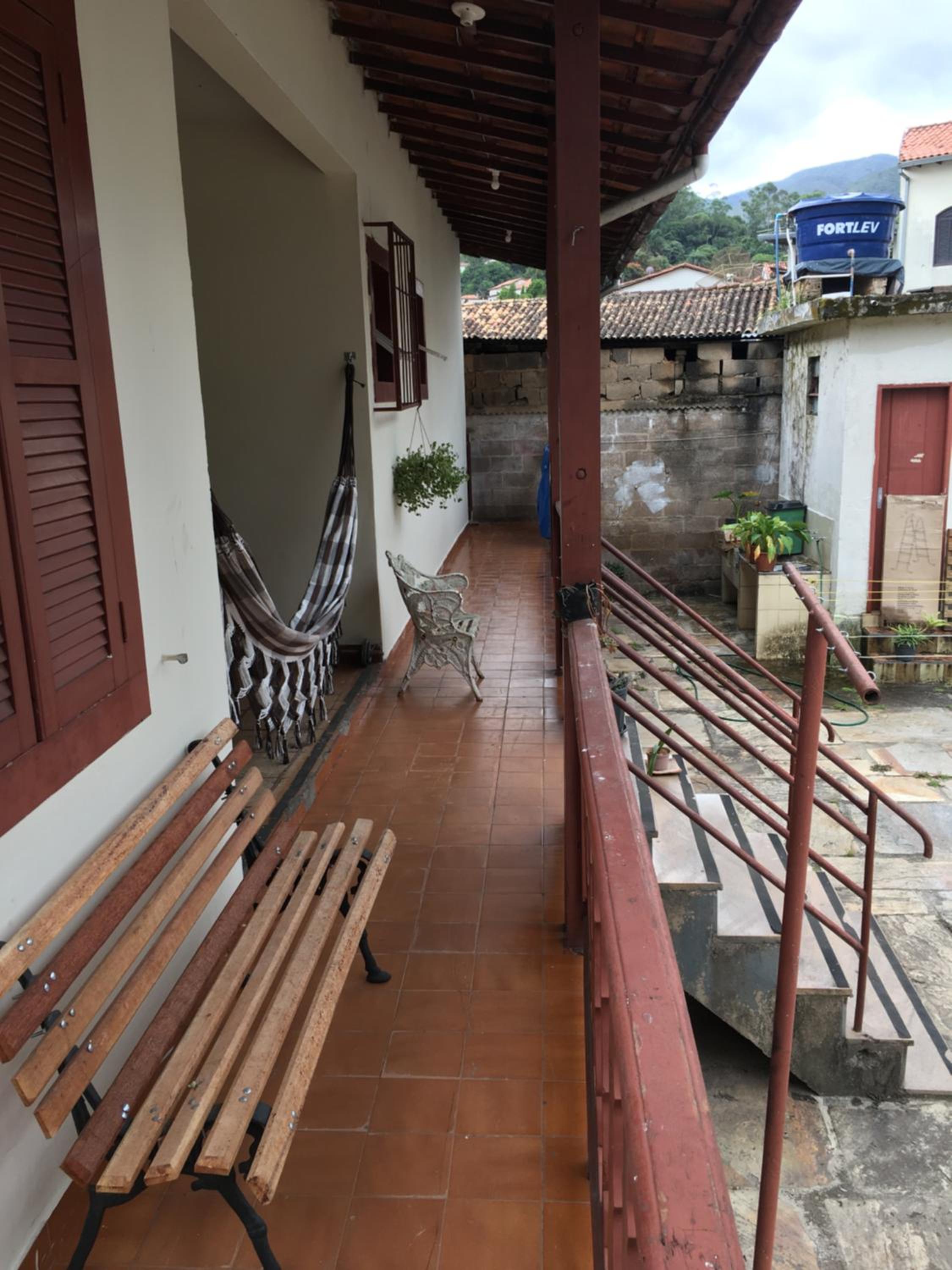CASA RAIZ cama, café e prosa