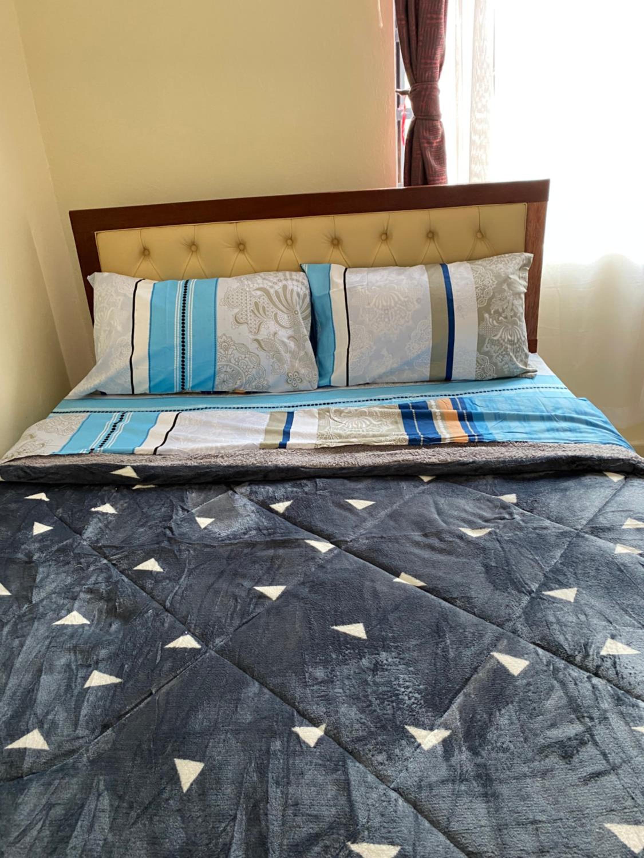 Joshua’s place: cosy furnished one bedroom apt view 5