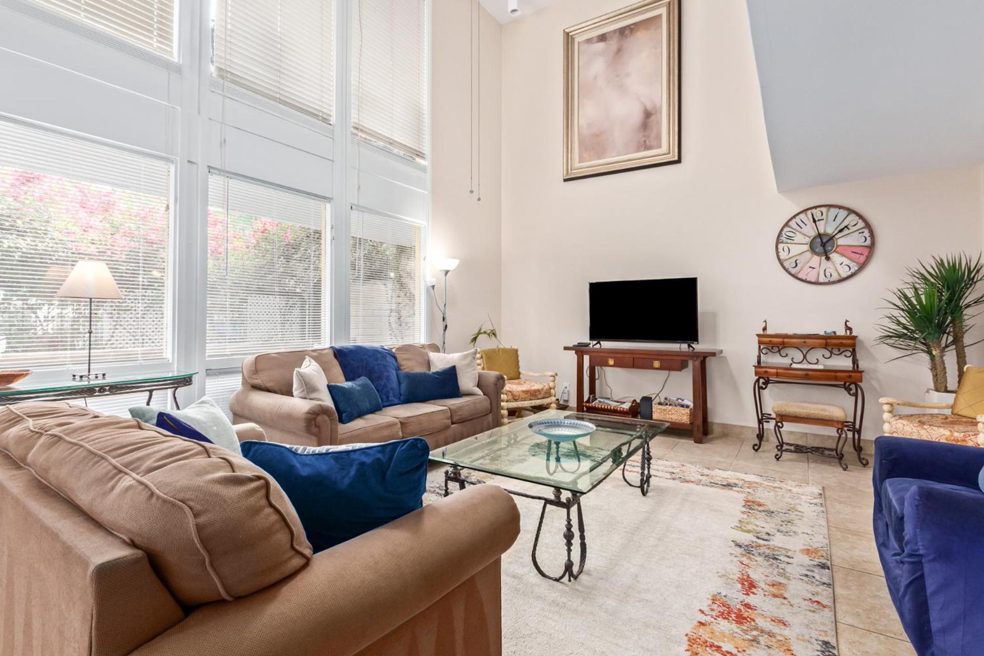 Desert Rose Villas - Spotless Three Bedroom Villa in the Heart of Scottsdale view 2