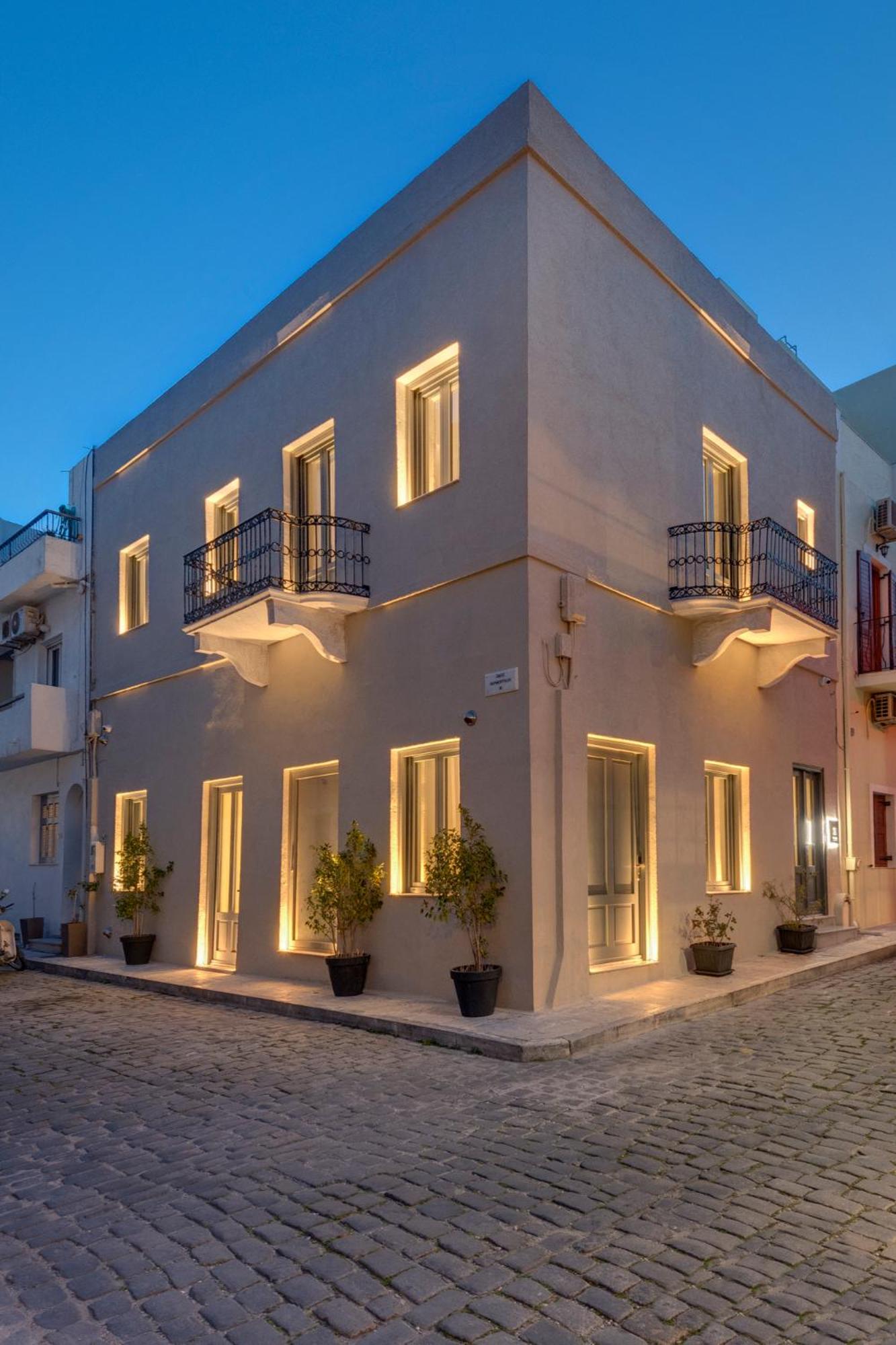 Hotel Times Elegant Rooms - Image 1