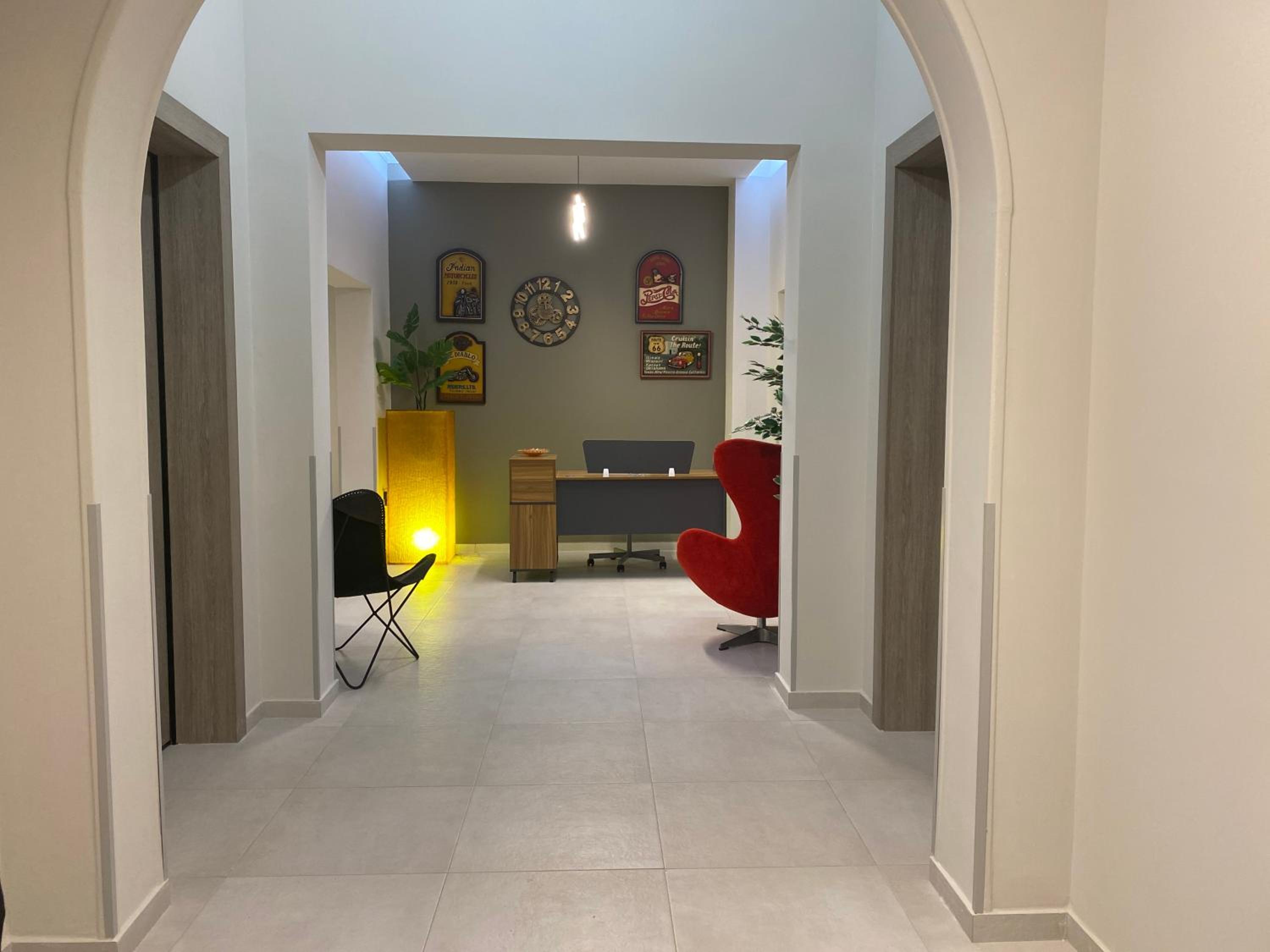 Alekos Apartments 2 Netflix, Self Check-In