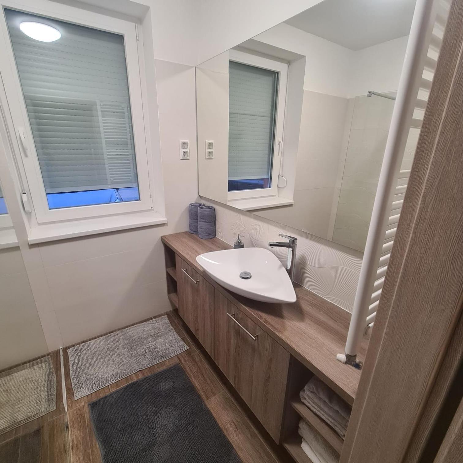 Verebes apartman view 5