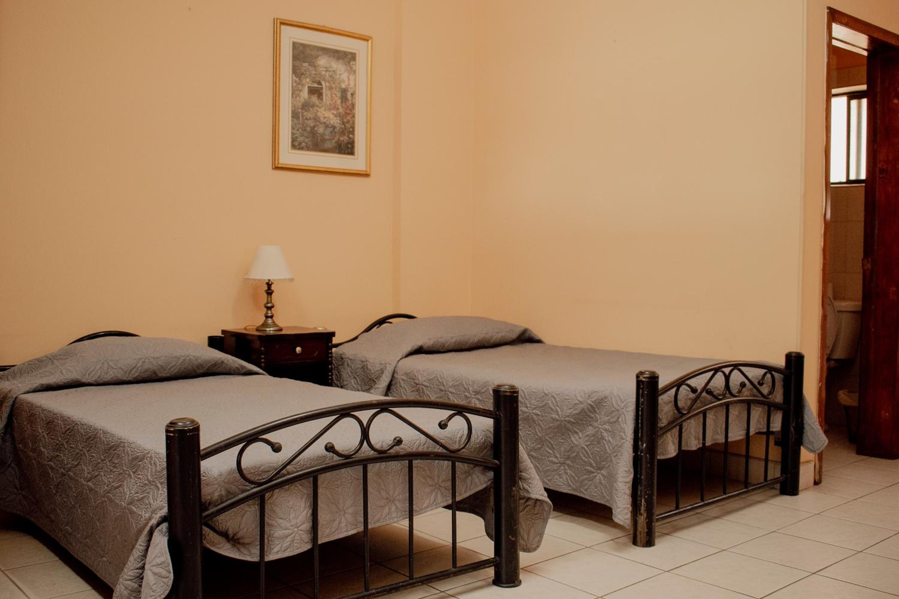 Suites Cervantes