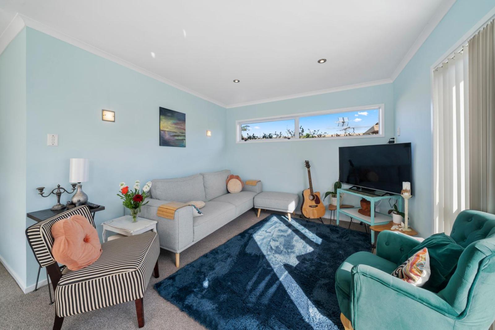 The Little Blue House - Half Moon Bay Holiday Home view 3