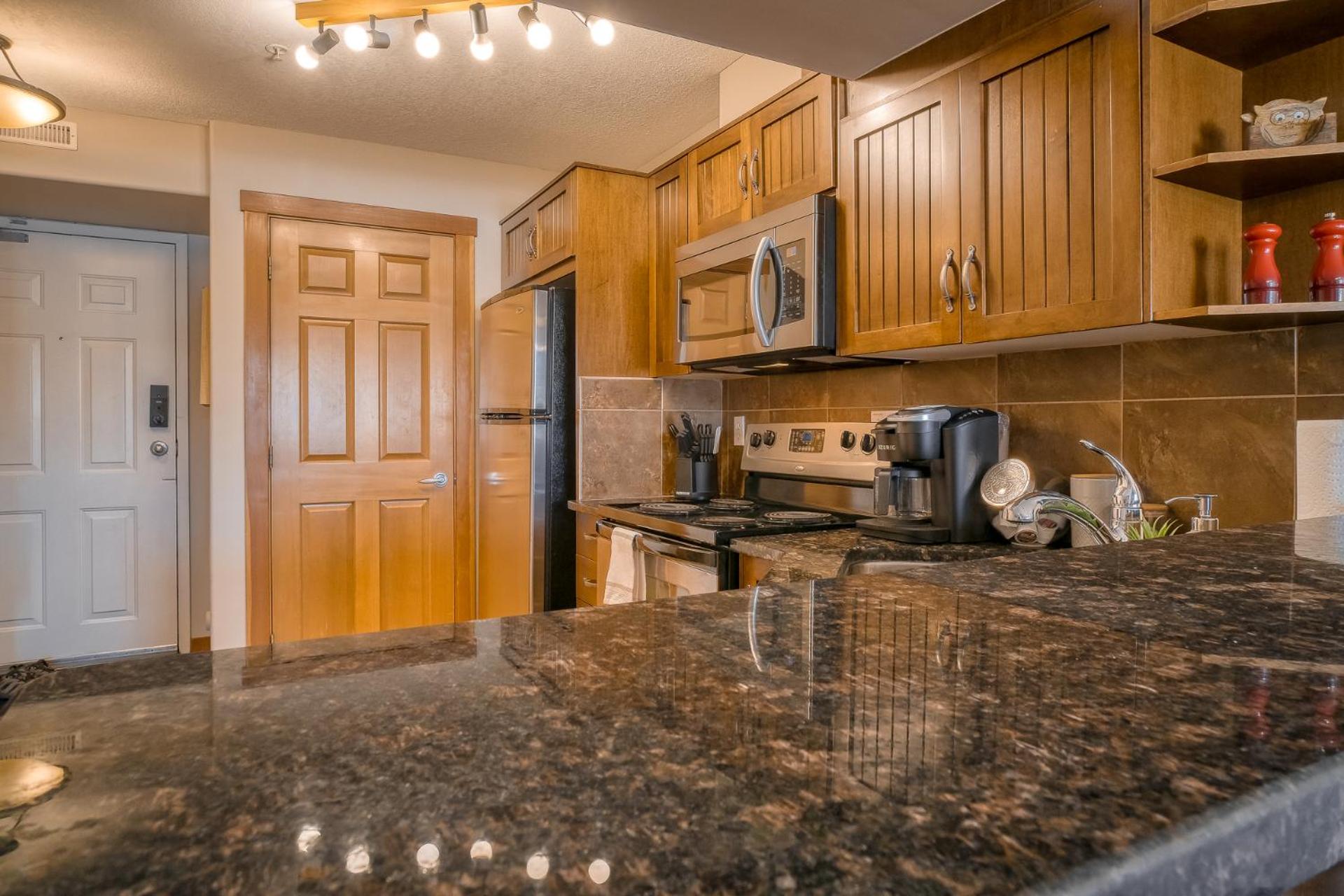 Incredible Mountain View Townhouse in DT Canmore w/ A/C & U/A Parking