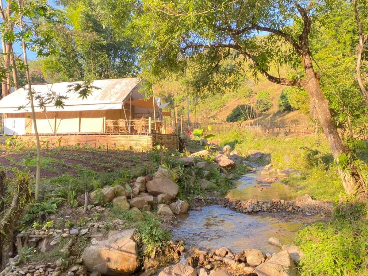 Monmanee Restaurant & Lodge