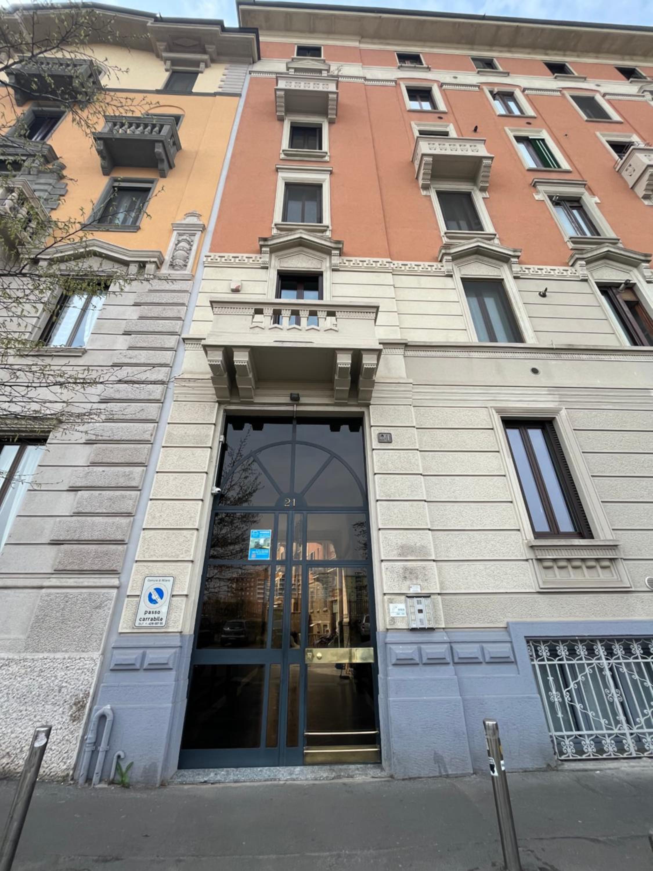 The Small White House In Milan