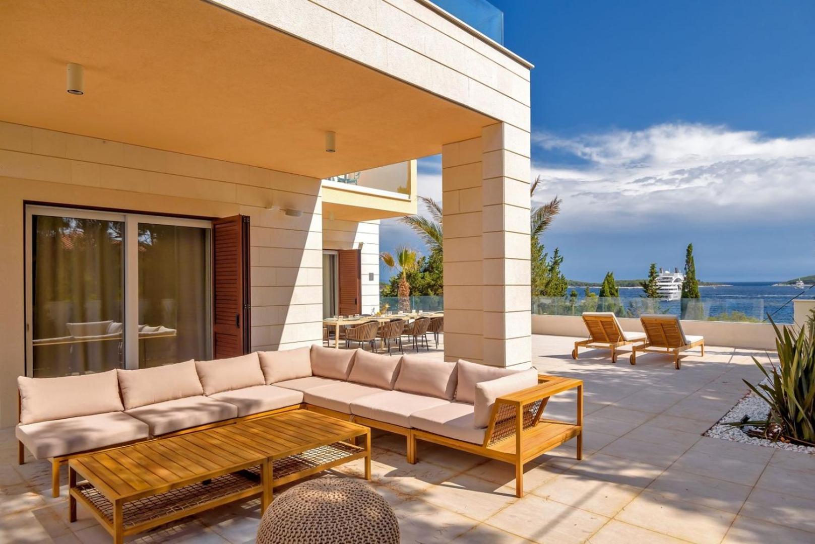 Luxury Villa Hvar Deluxe Palace 2 with pool near beach and Hvar Town view 3